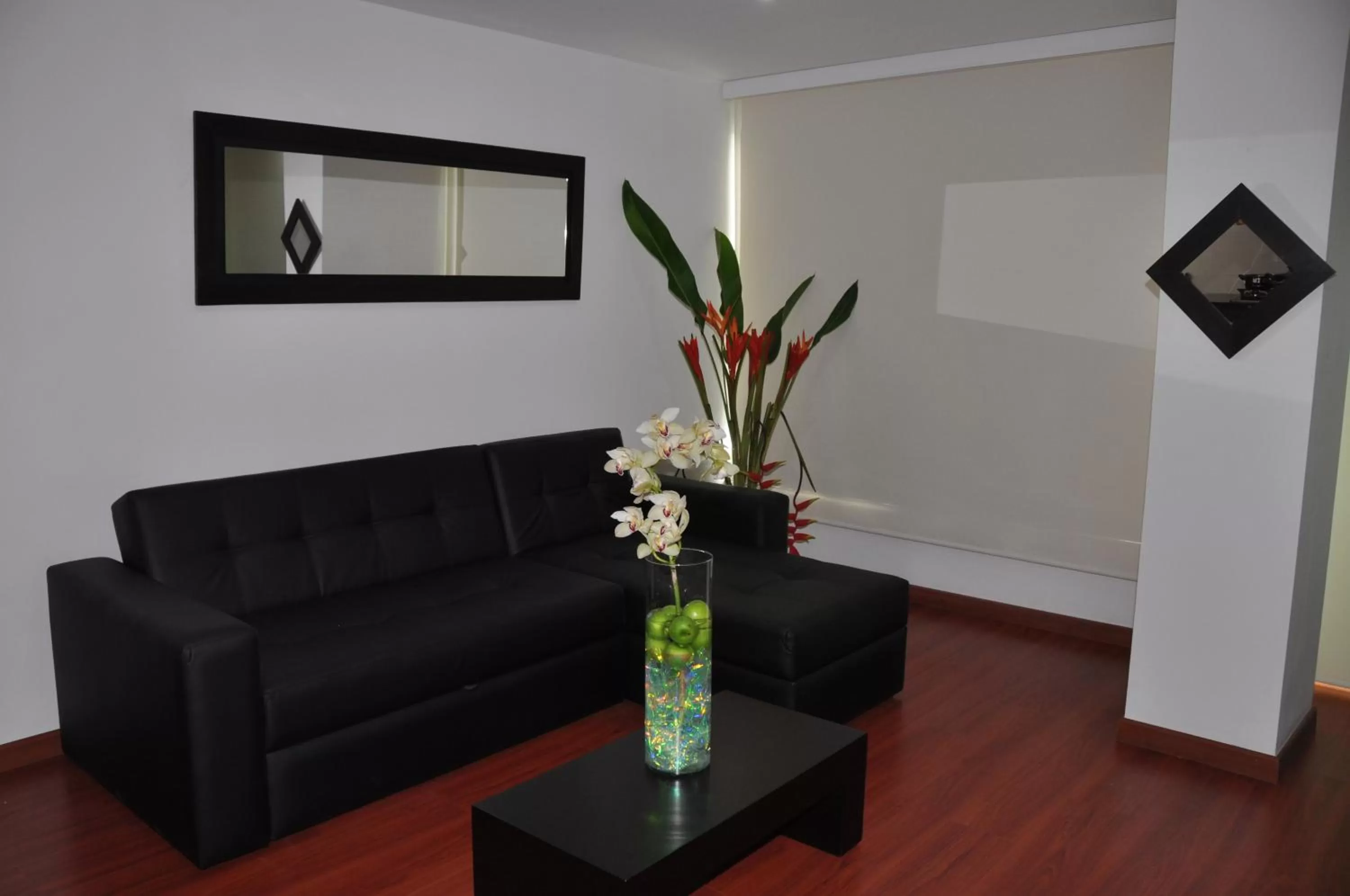 Living room, Seating Area in Apartasuites Plaza Modelia