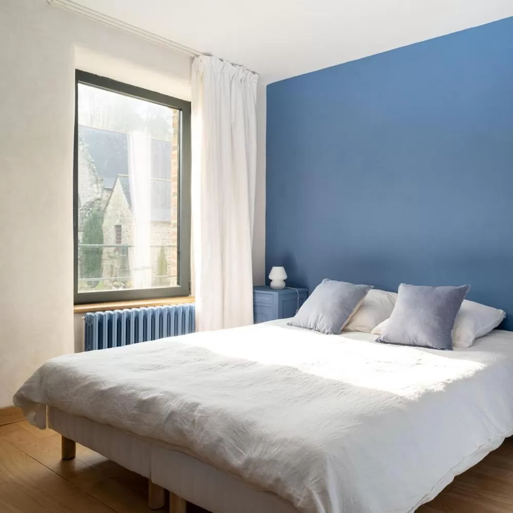 Bed in Fleurs de lin