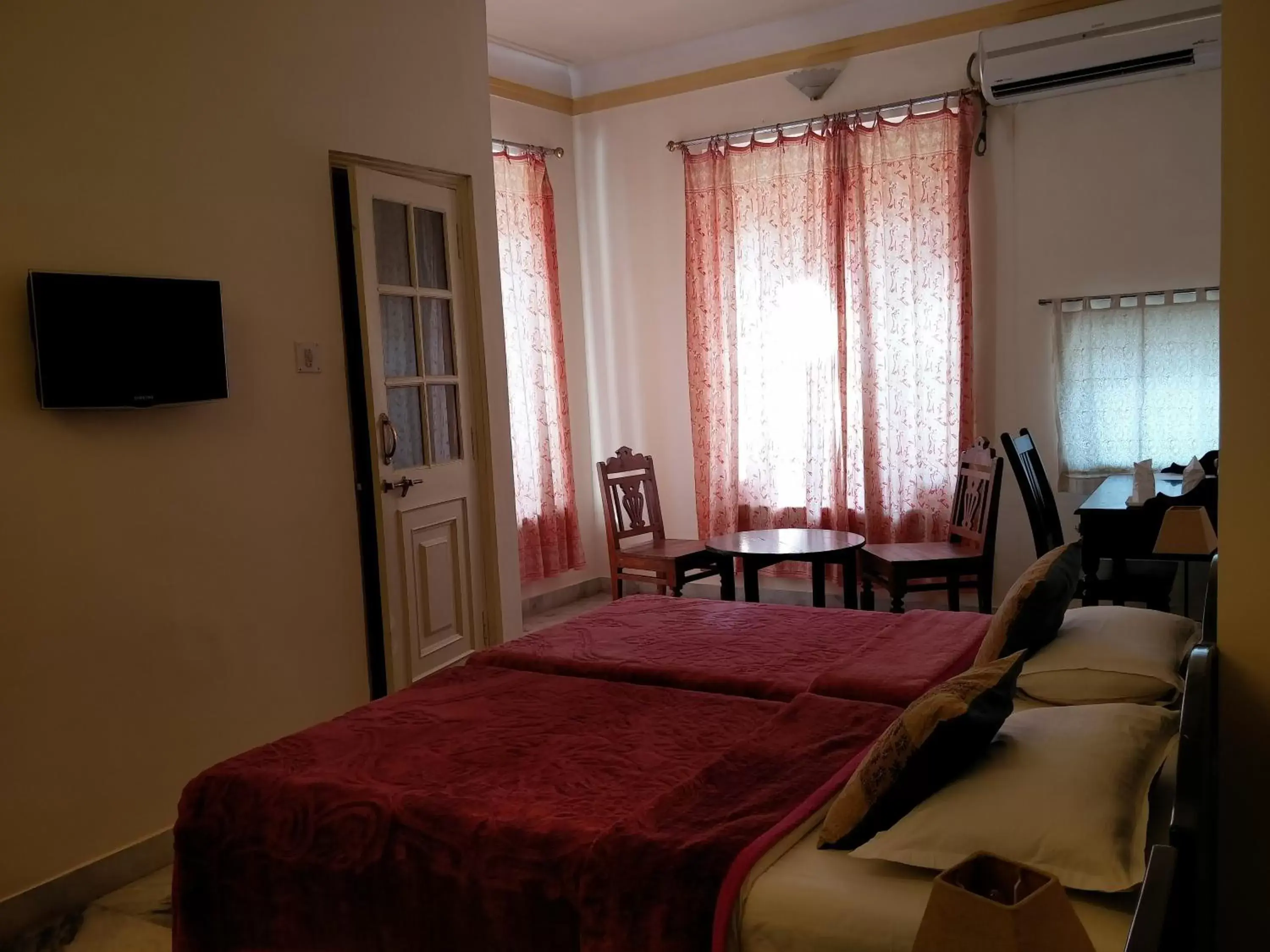 Super Deluxe Double Room in Hotel Pratap Bhawan Super Deluxe Double Room in Hotel Pratap Bhawan