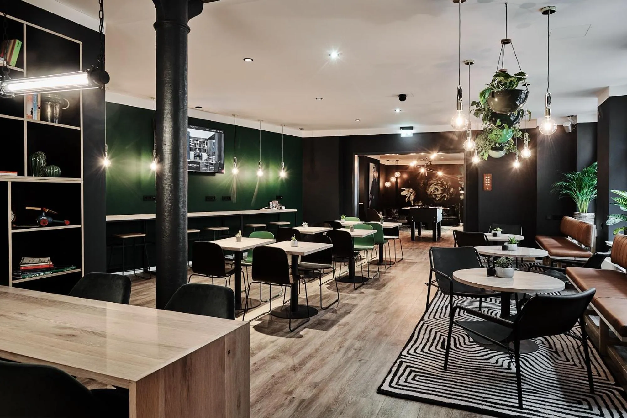 Lounge or bar in GRONERS Leipzig City Center