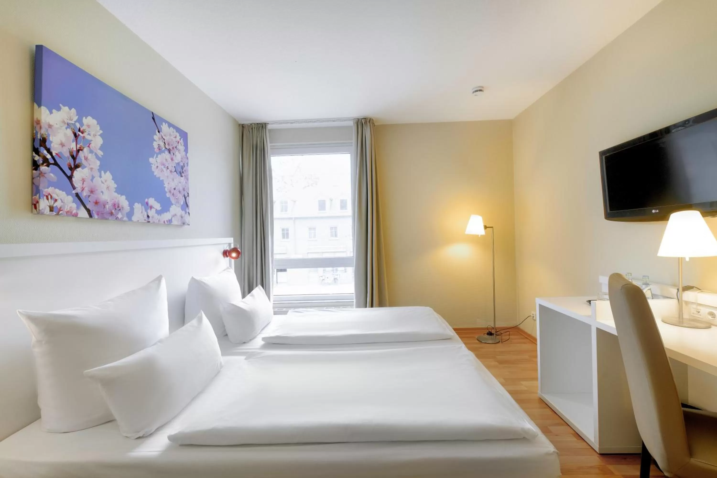 Bed in Hotel am Schloß Köpenick by Golden Tulip