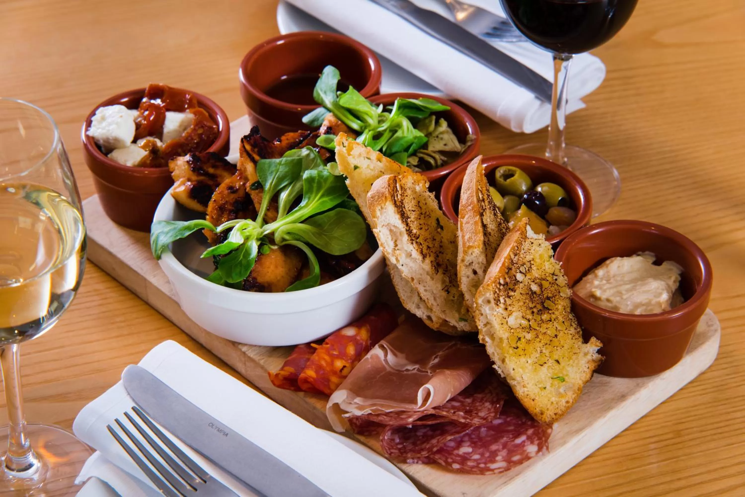 Restaurant/places to eat in Mercure Newbury West Grange Hotel