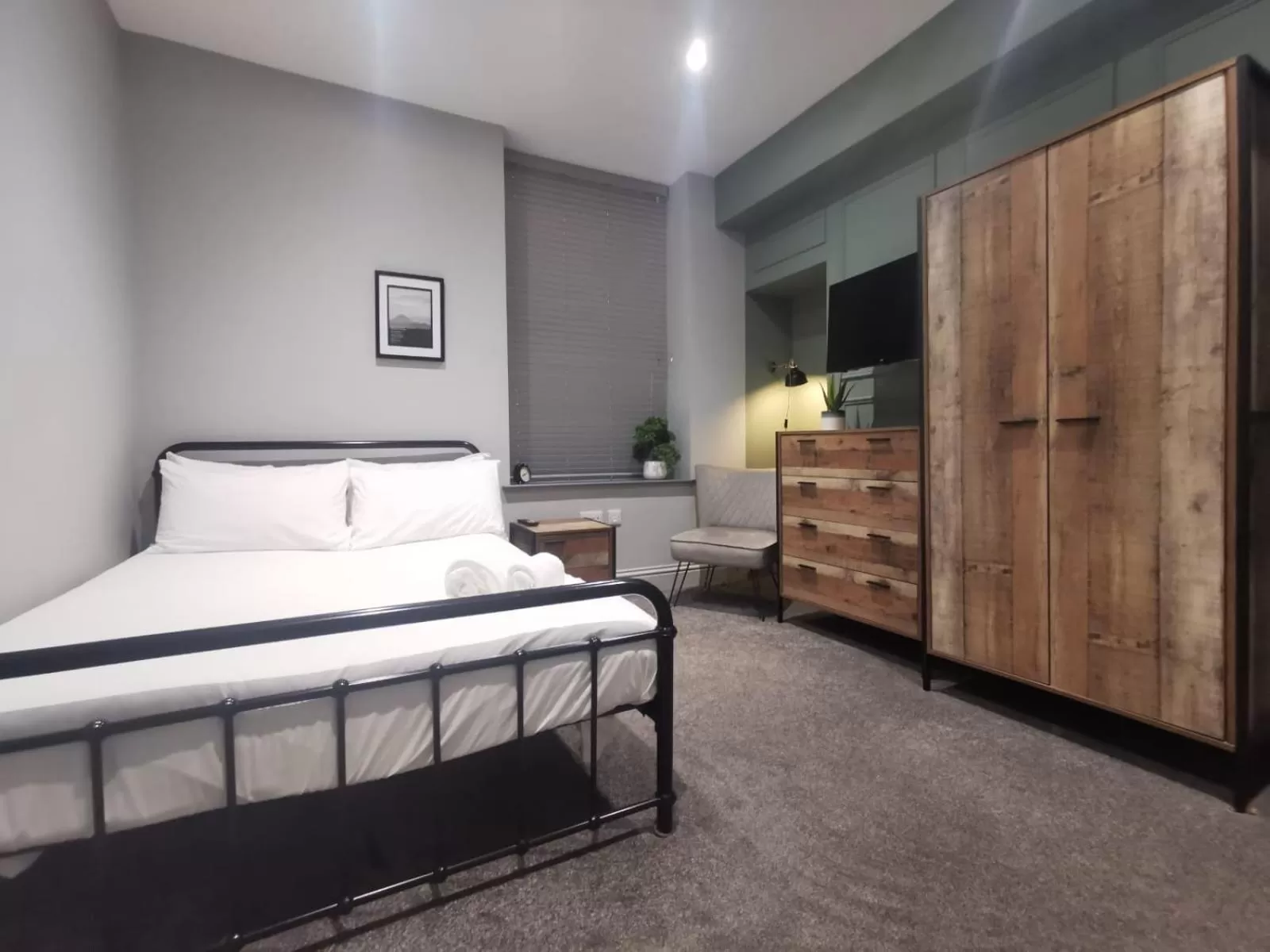 Bed in Mansel House - by TIFA Stays