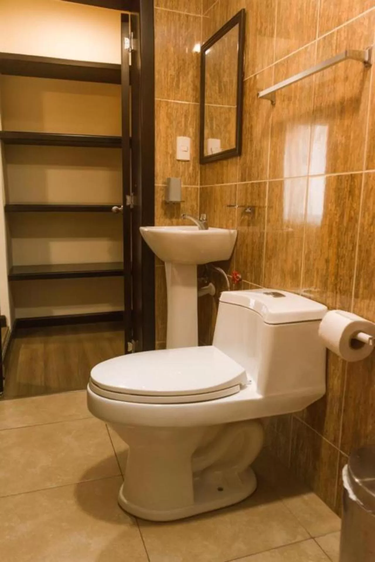 bidet, Bathroom in Hotel La Farola