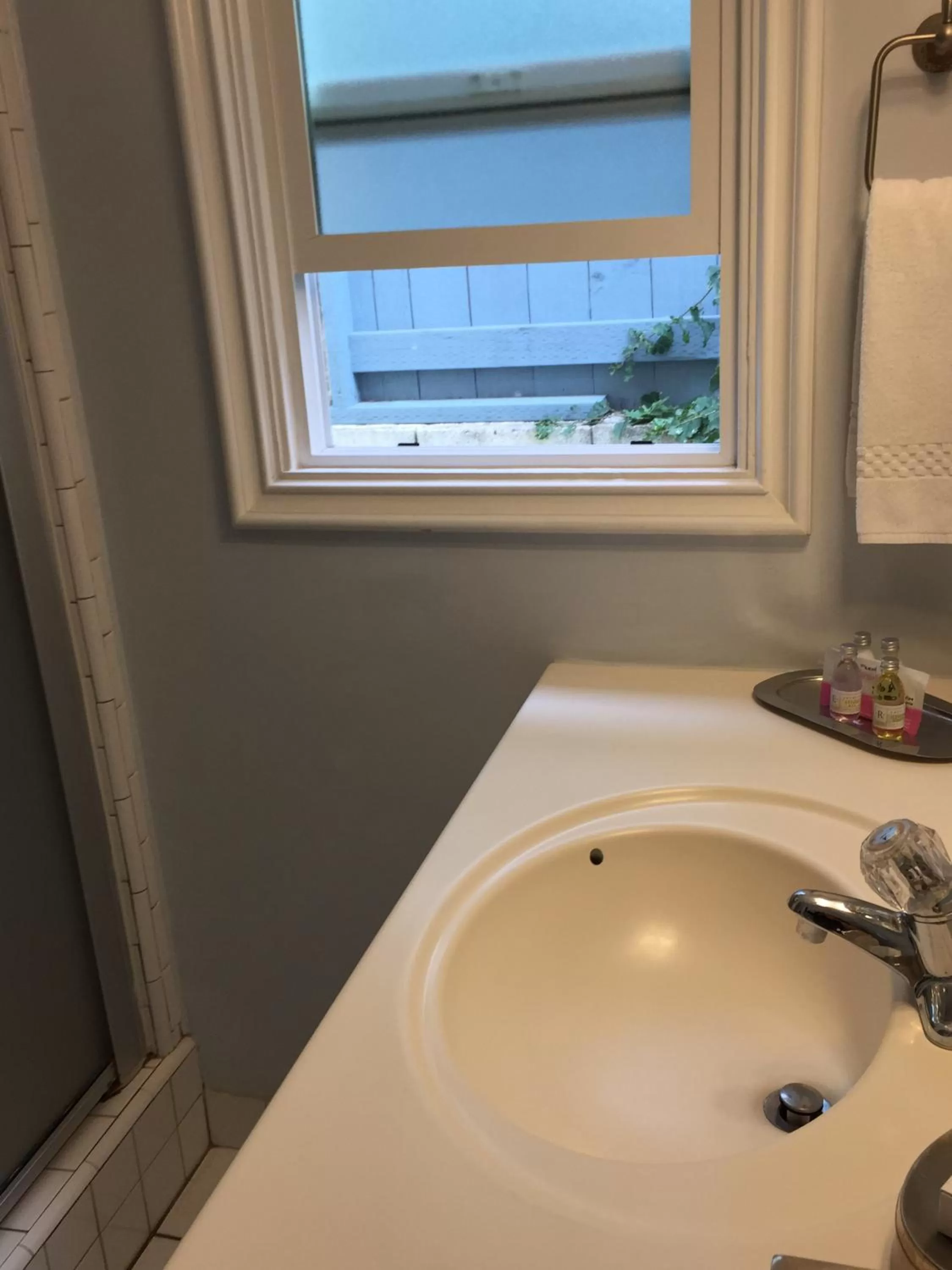 Bathroom in Beach Bungalow Inn and Suites