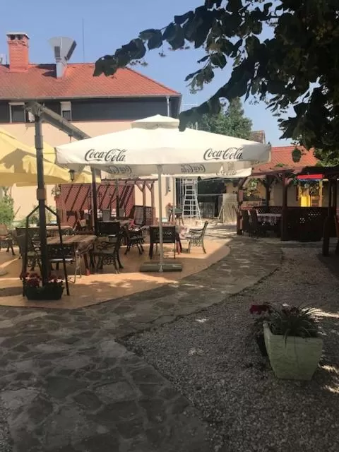 Vadász Panzió és Étterem