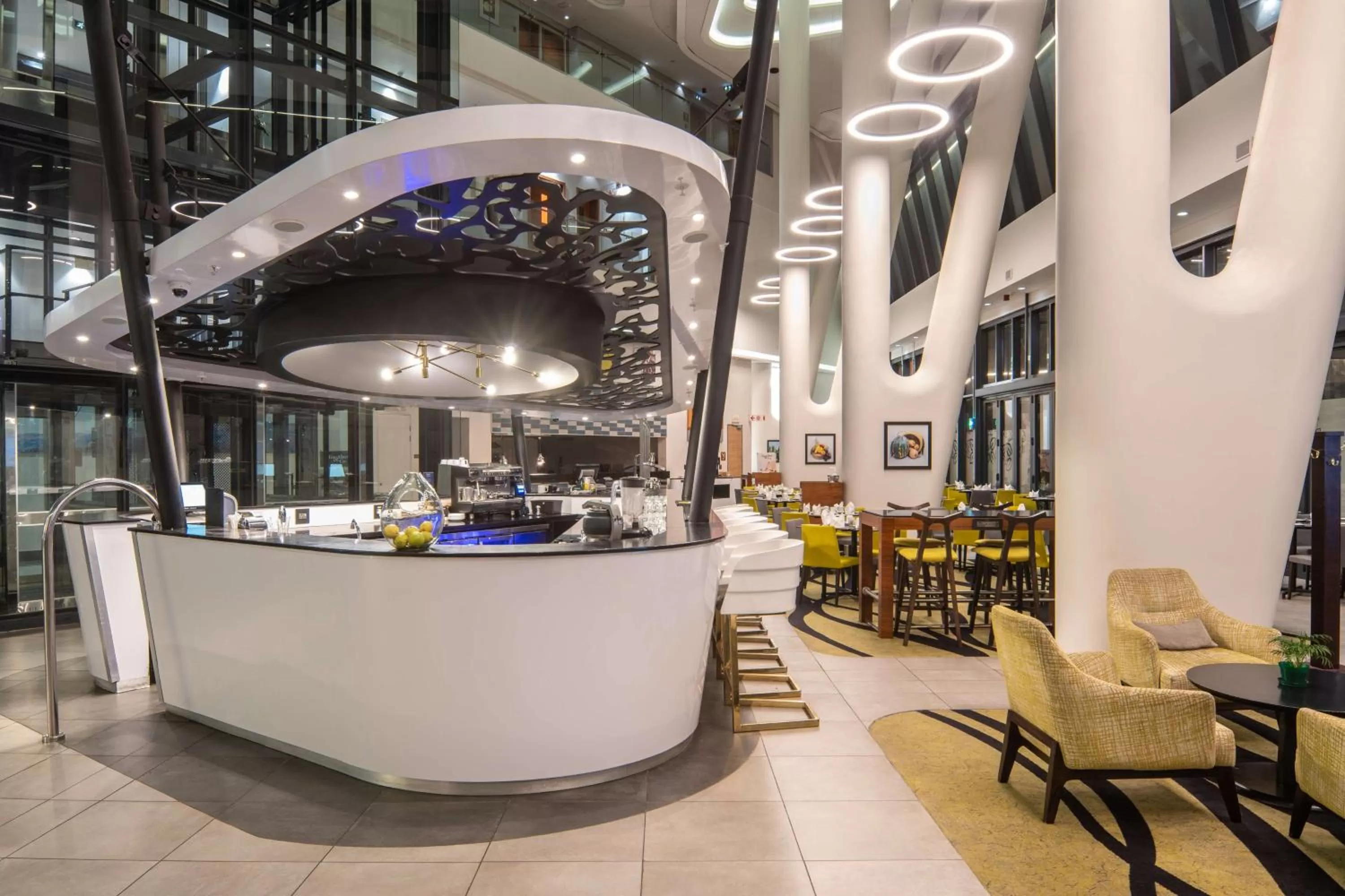 Lounge or bar in Hilton Garden Inn Mbabane