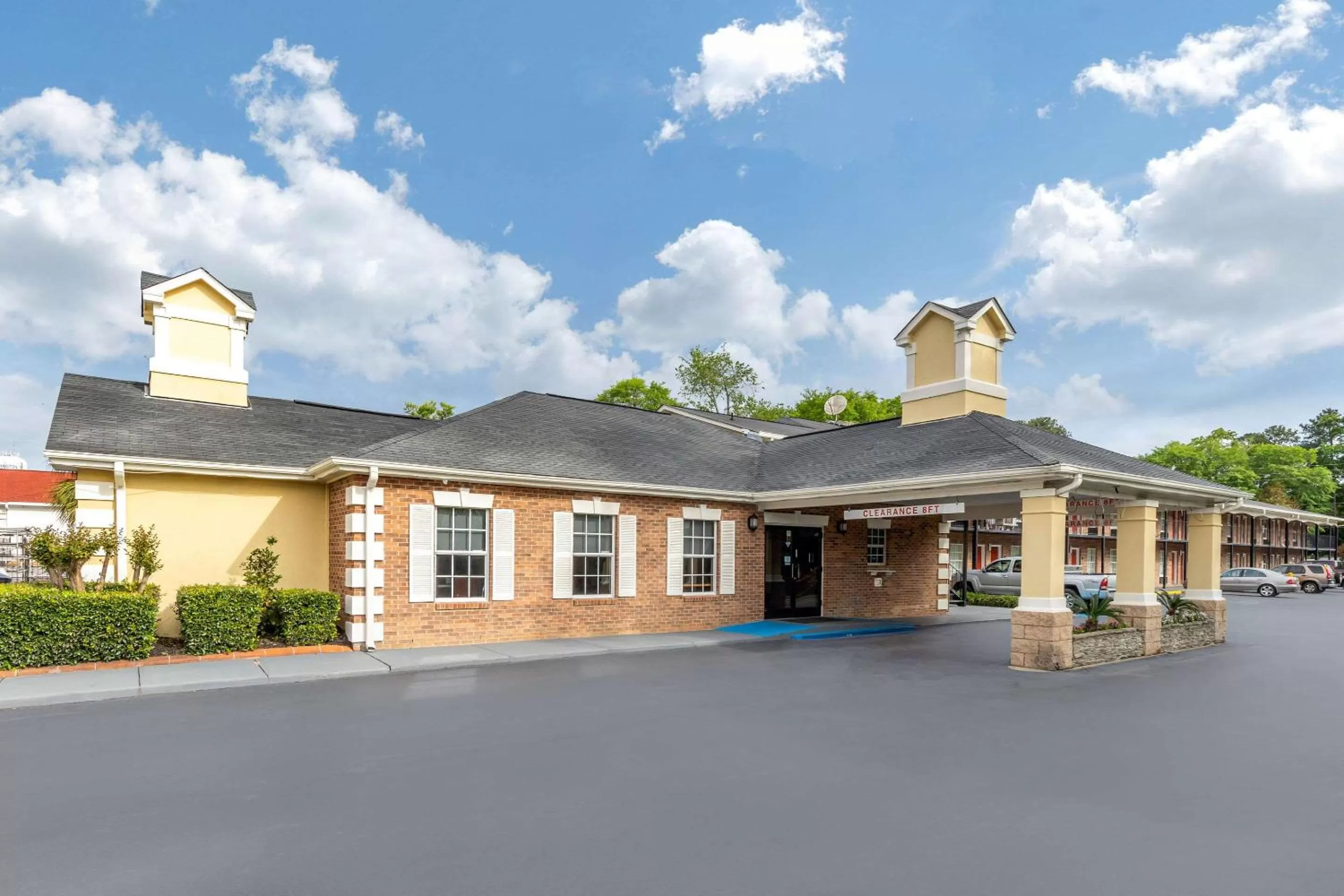 Property building in Quality Inn & Suites Lexington