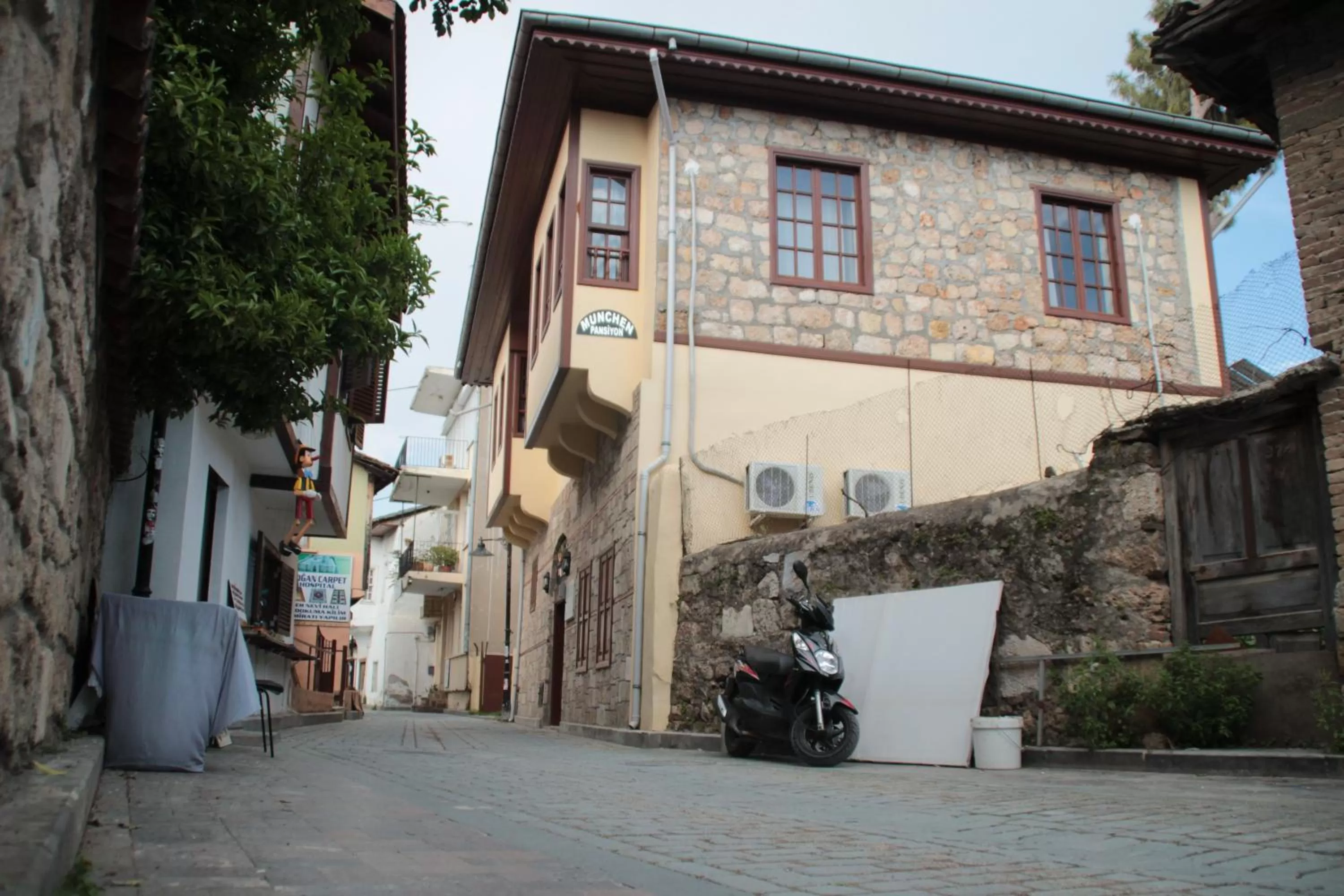 Property Building in Munchen Pension