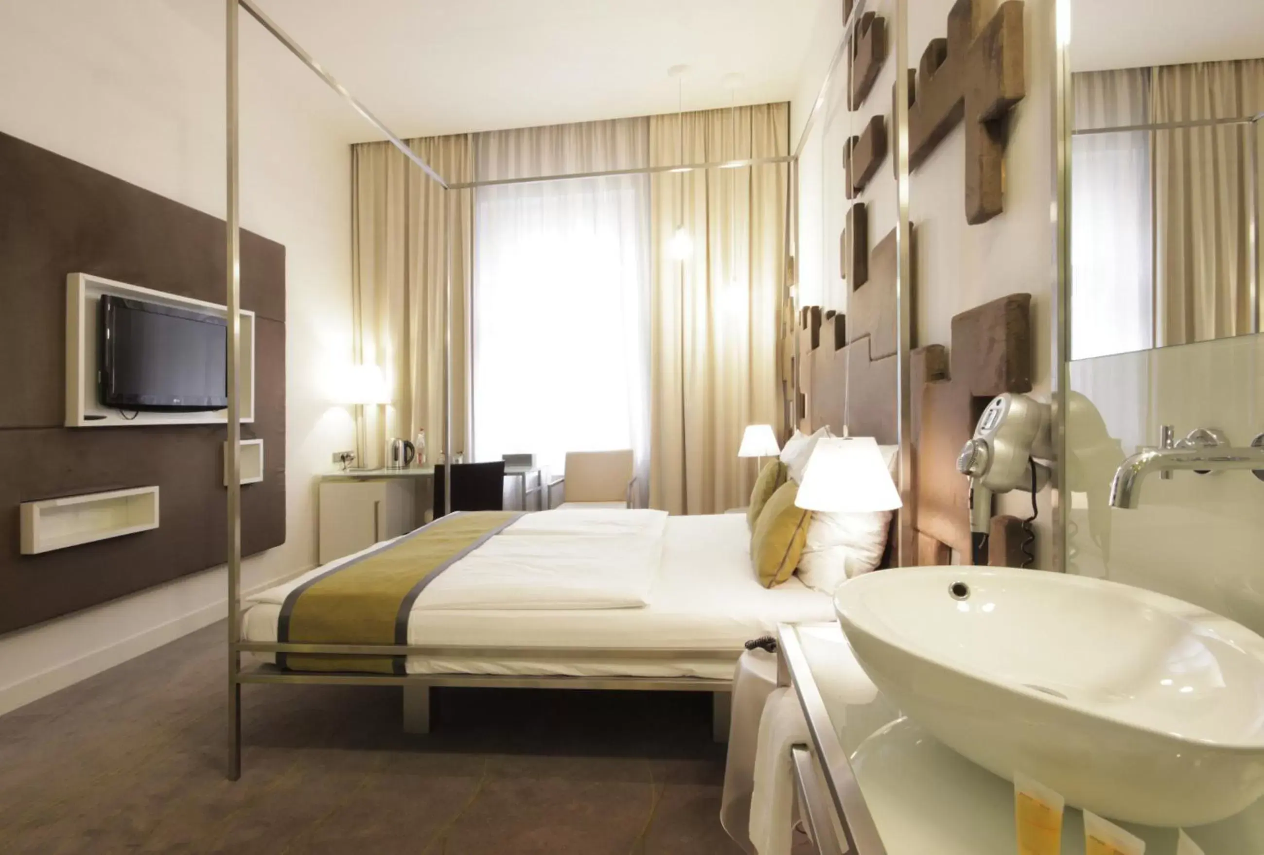 Superior Double or Twin Room in Pure White Superior Double or Twin Room in Pure White