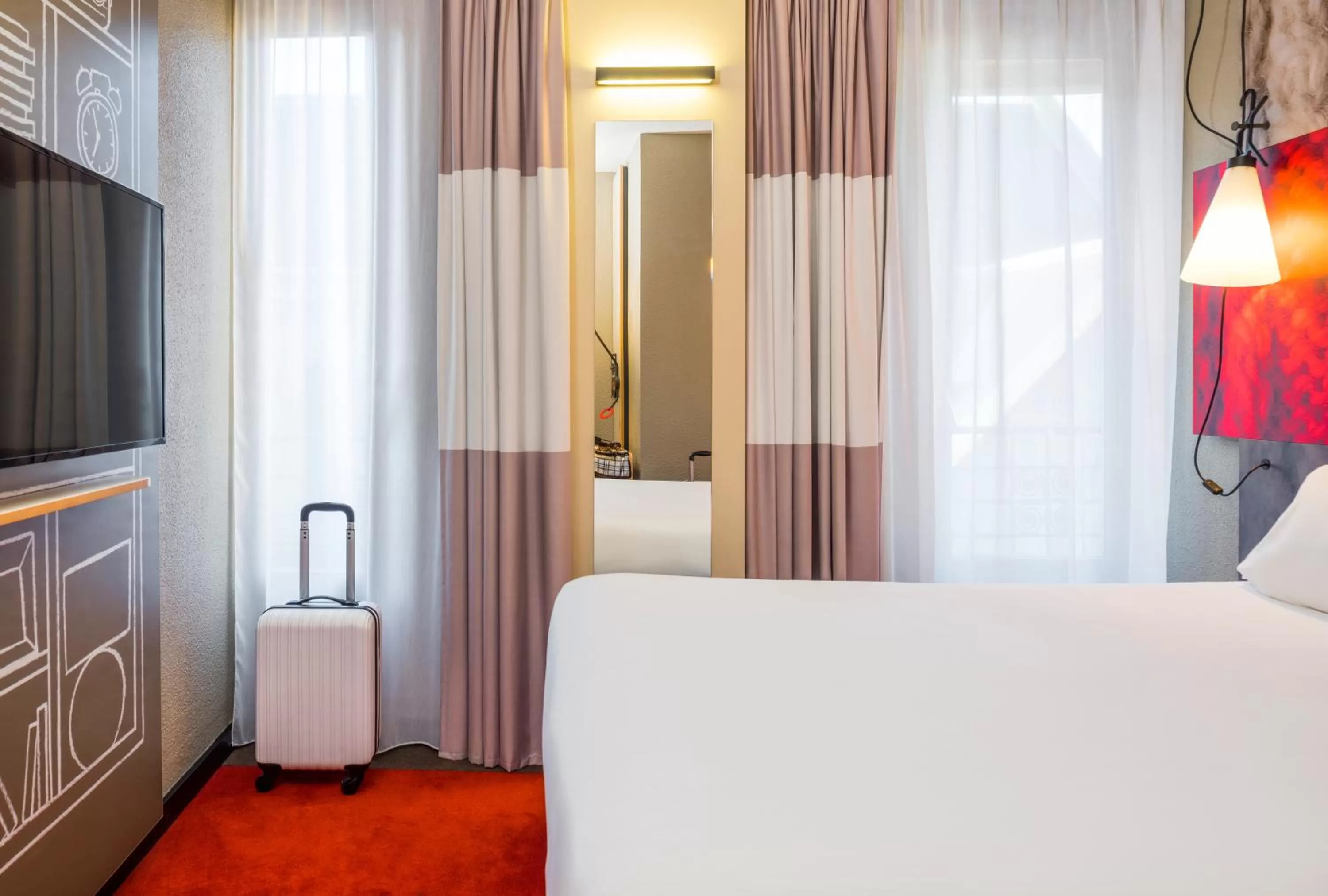 TV and multimedia, Bed in ibis Clichy Centre Mairie