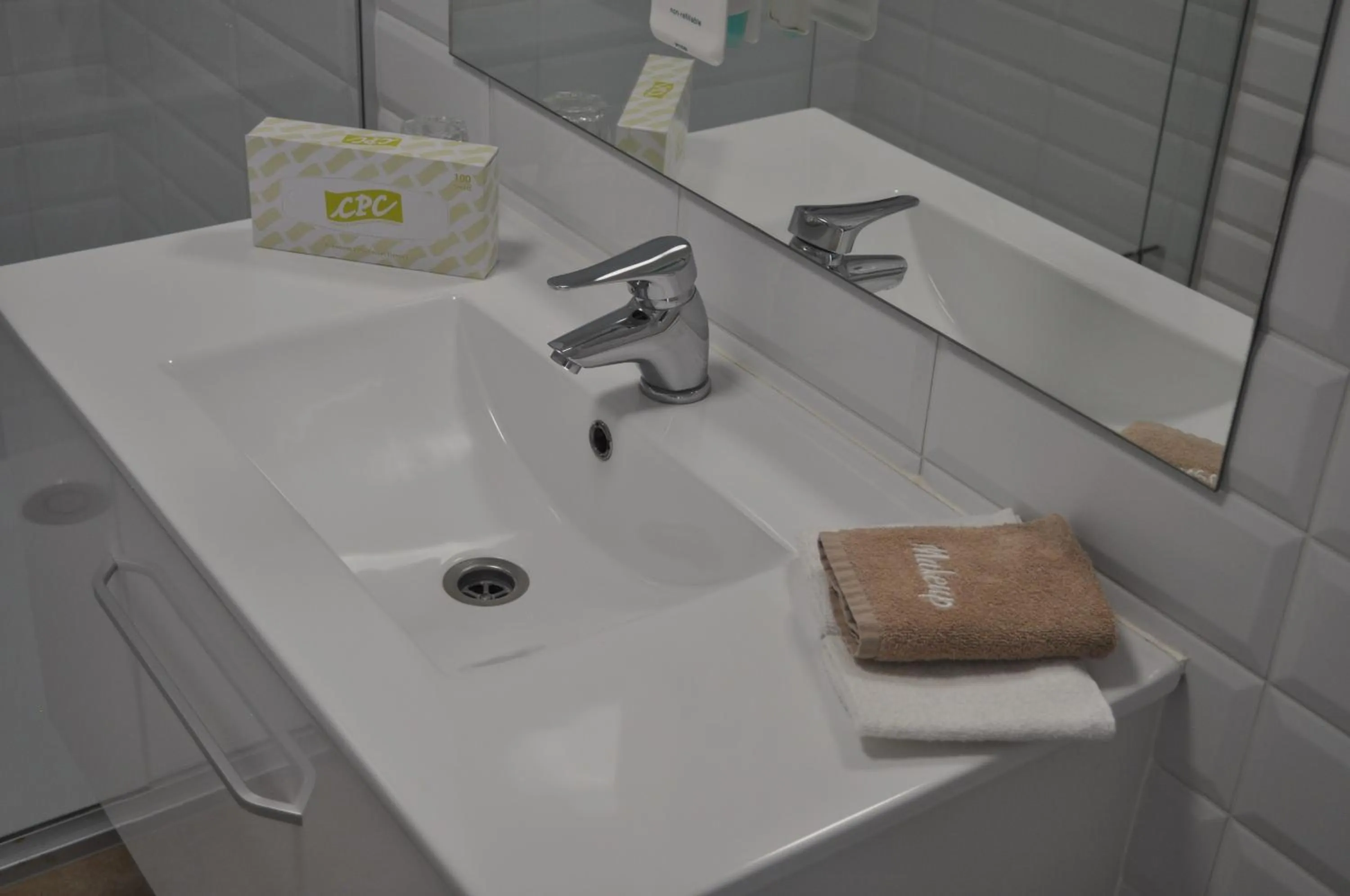 Bathroom in City Suites