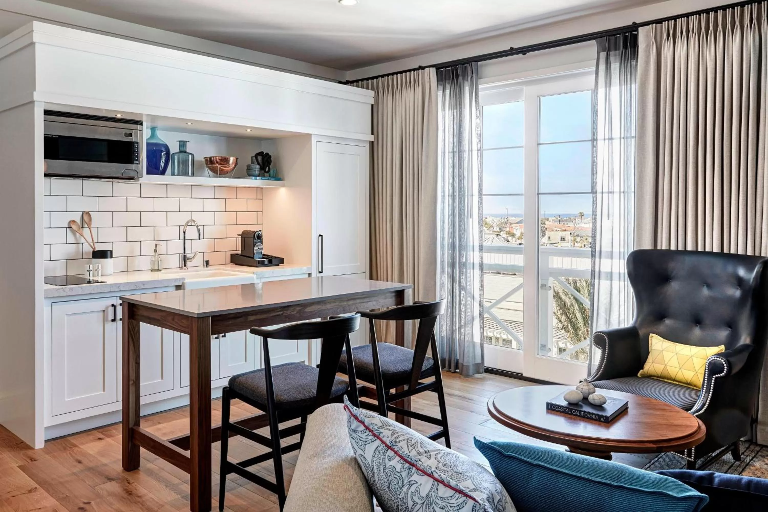 Kitchen or kitchenette in Lido House, Autograph Collection