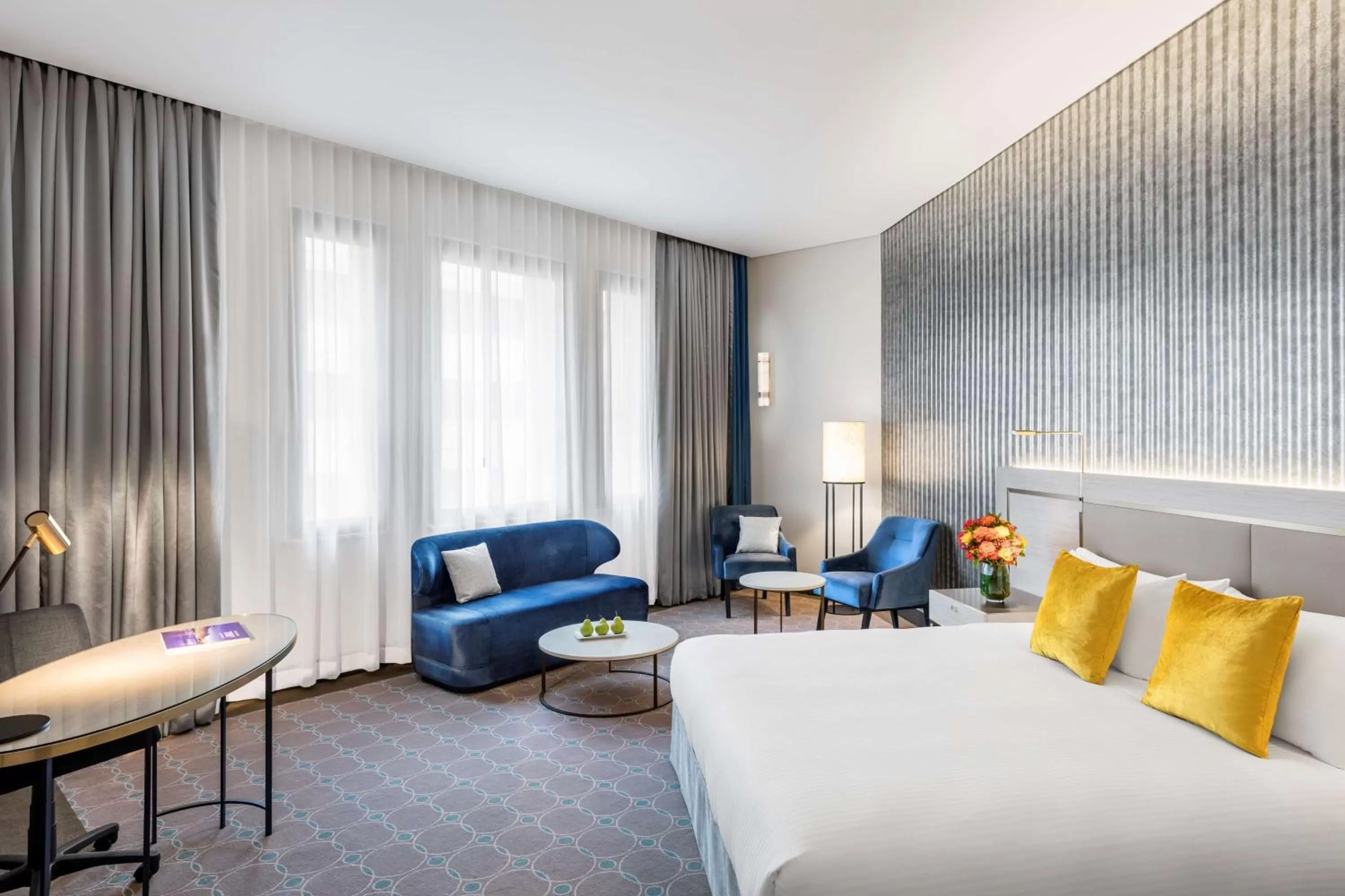 Photo of the whole room, Bed in Paradox Sydney