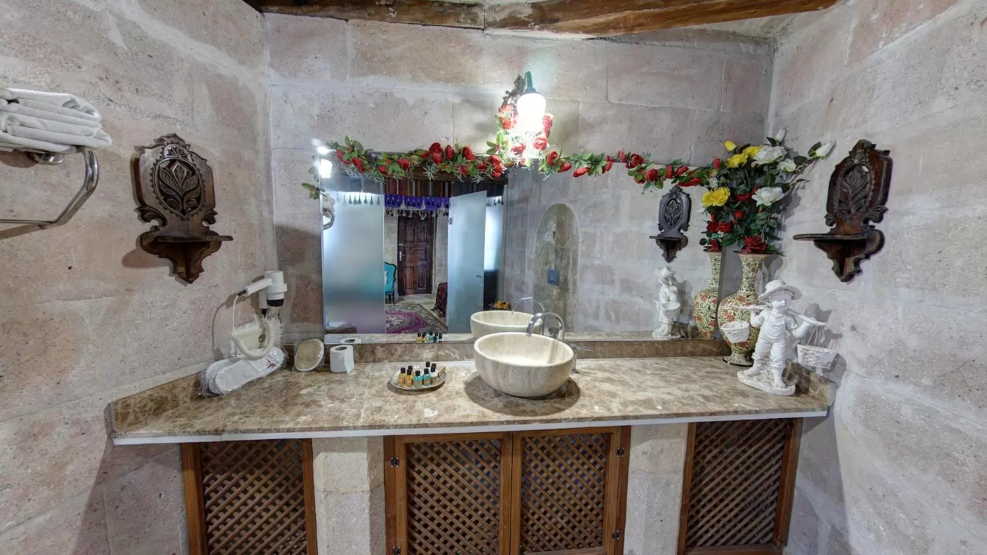 Bathroom in Roc Of Cappadocia