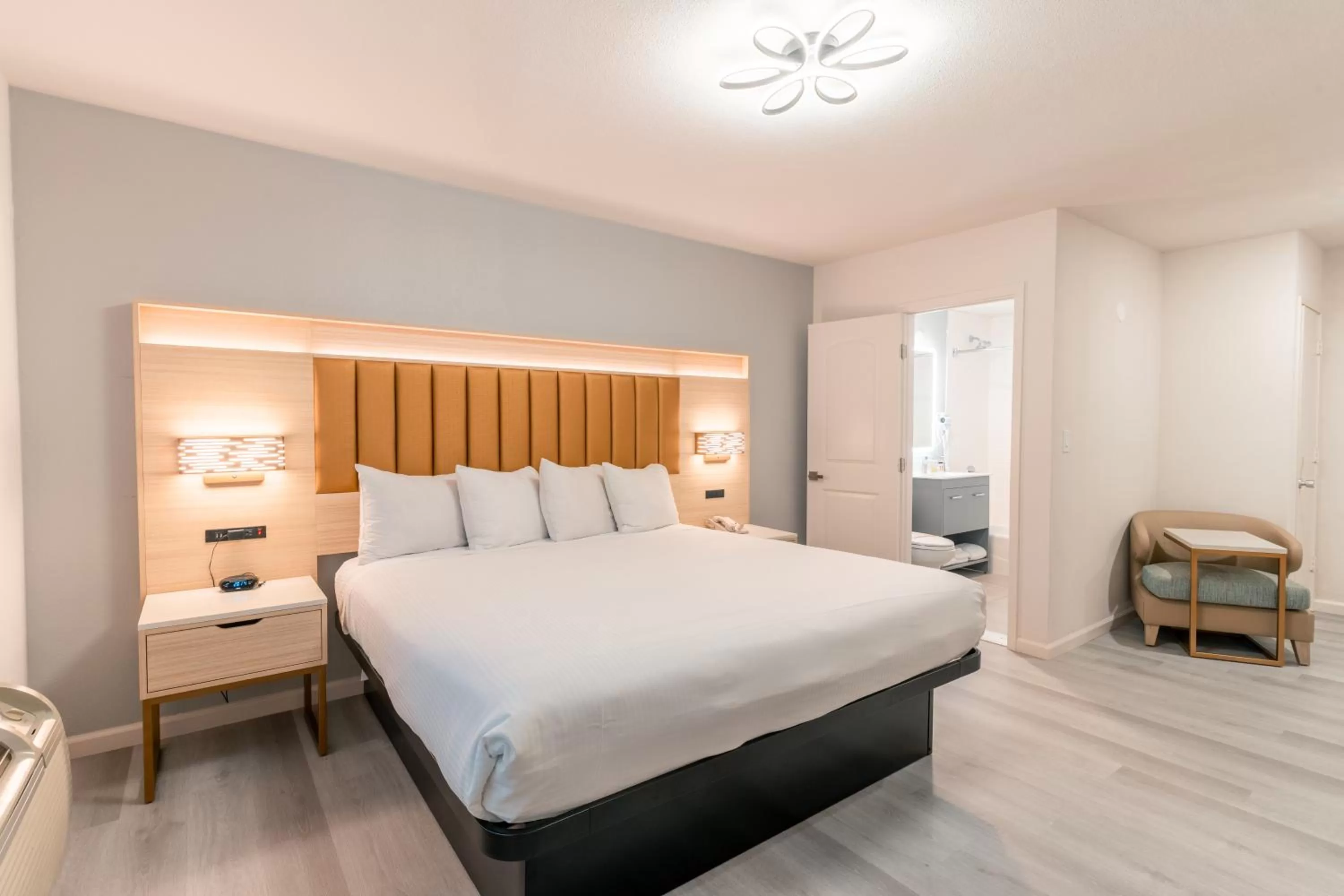 Bed in Inn on Broadway