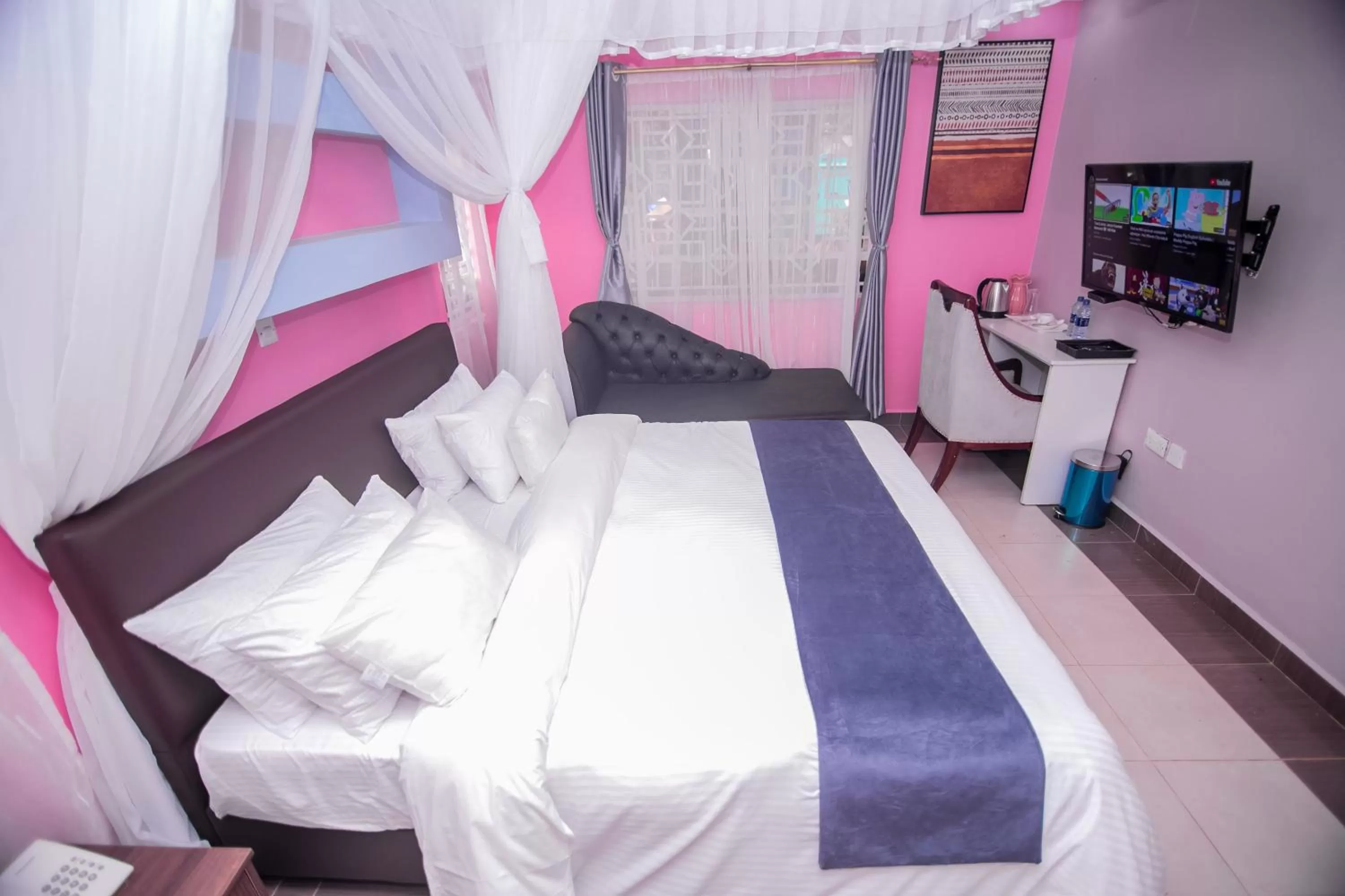 Photo of the whole room, Bed in Lovely Garden Guest Home