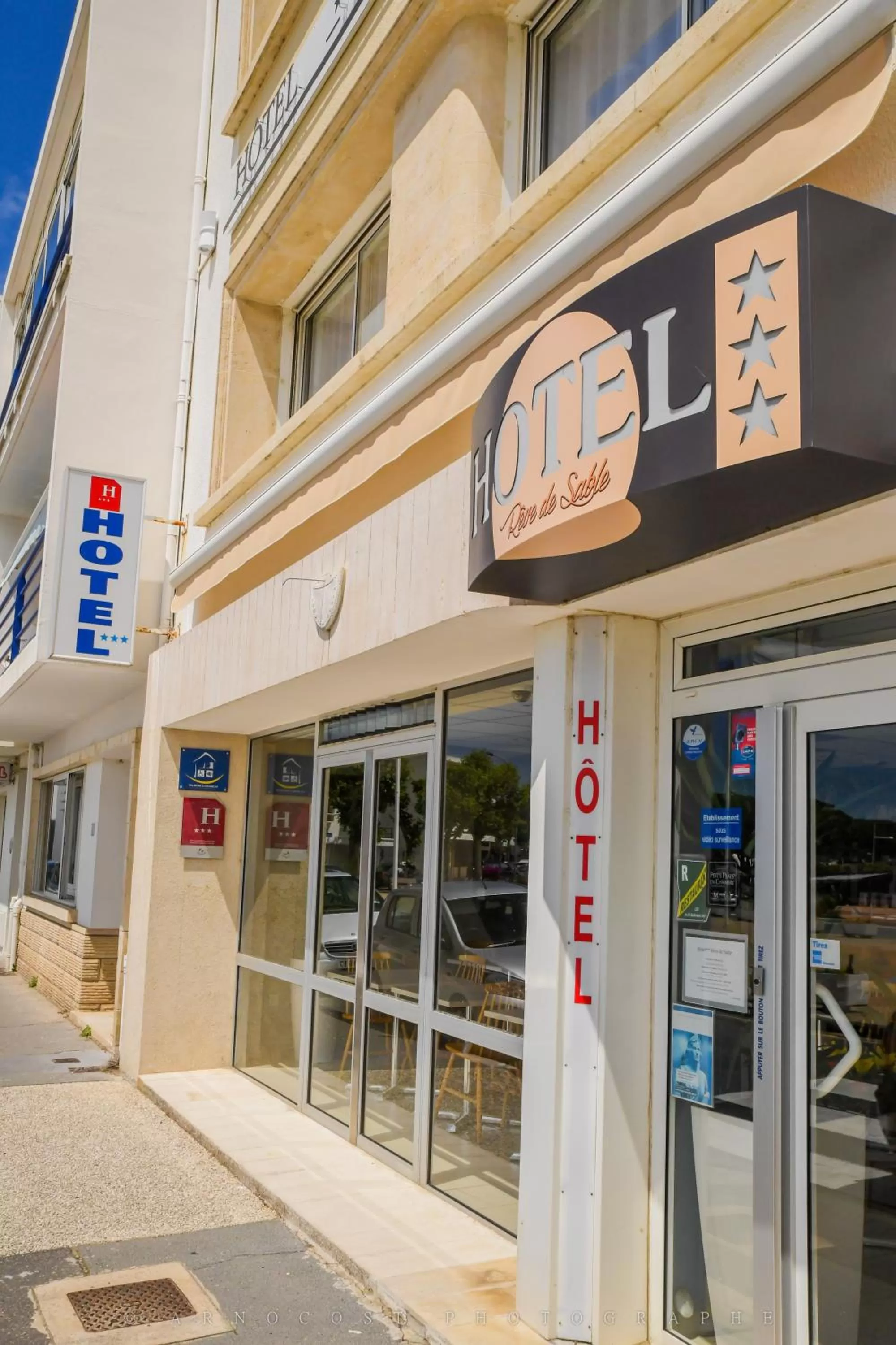 Property building in Logis Hôtel Rêve de Sable