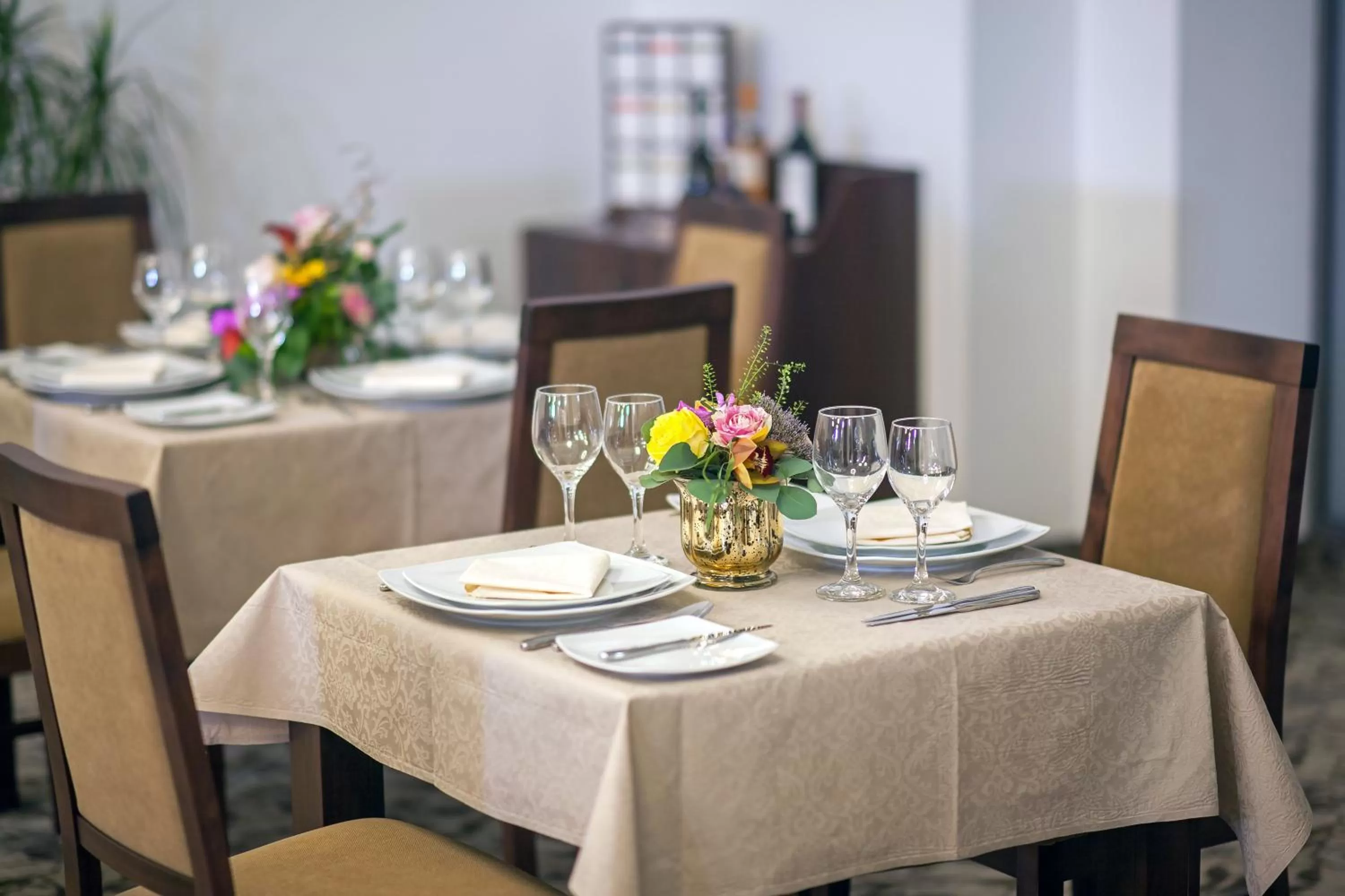 Restaurant/places to eat in Victoria Bulevard Hotel