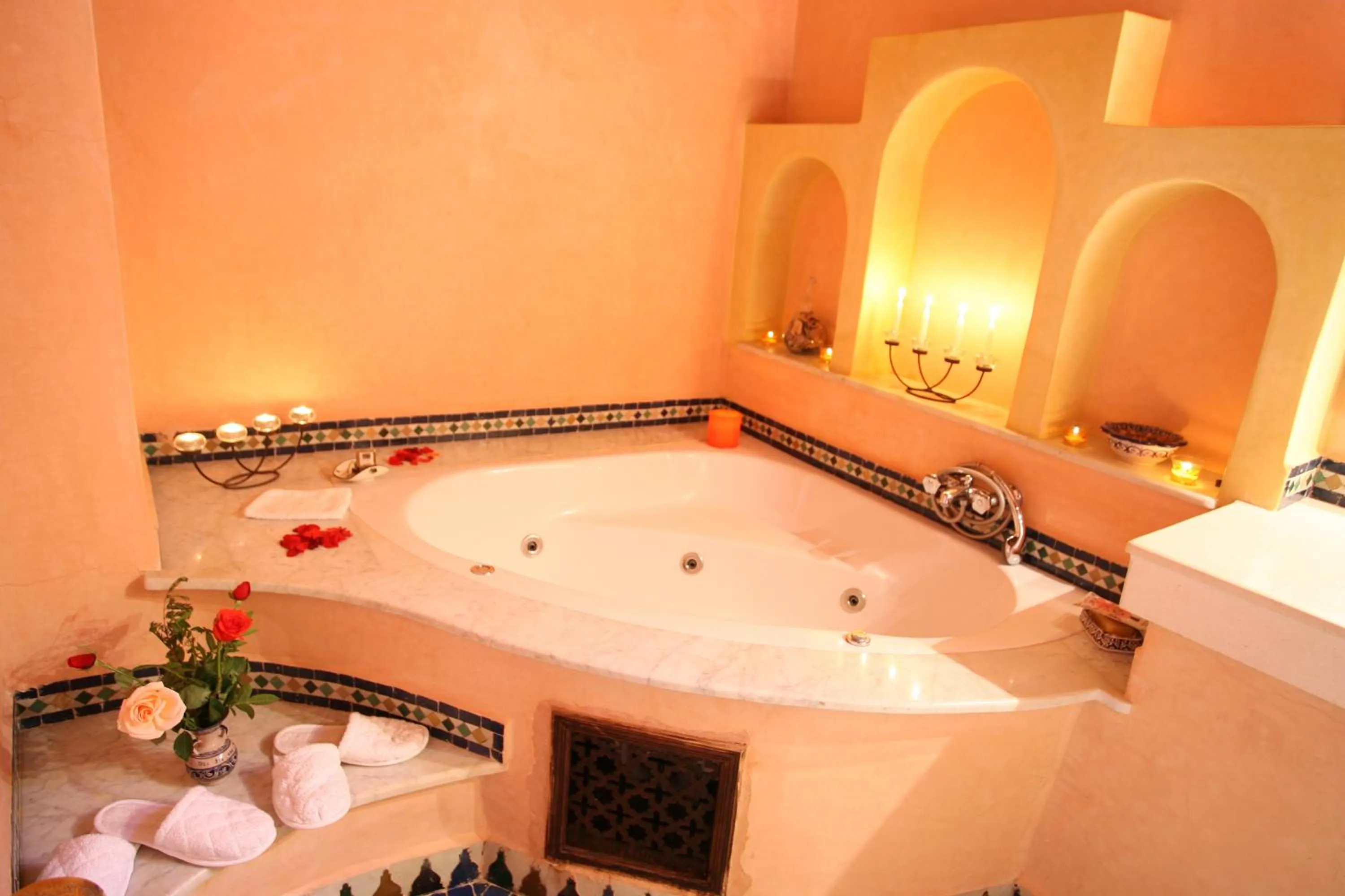 Hot Tub in Riad - Dar Al Andalous