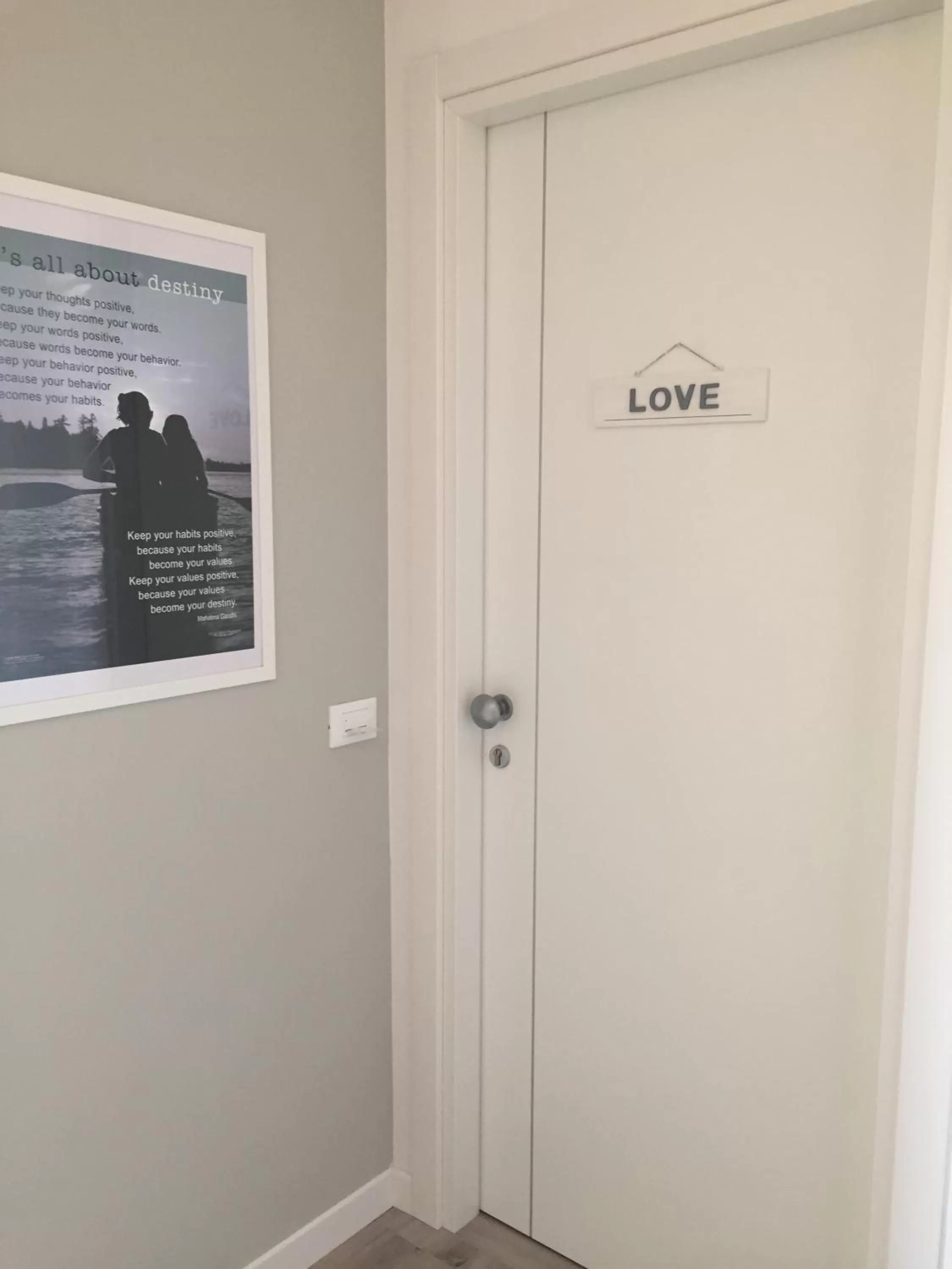 Decorative detail in Flyingaway