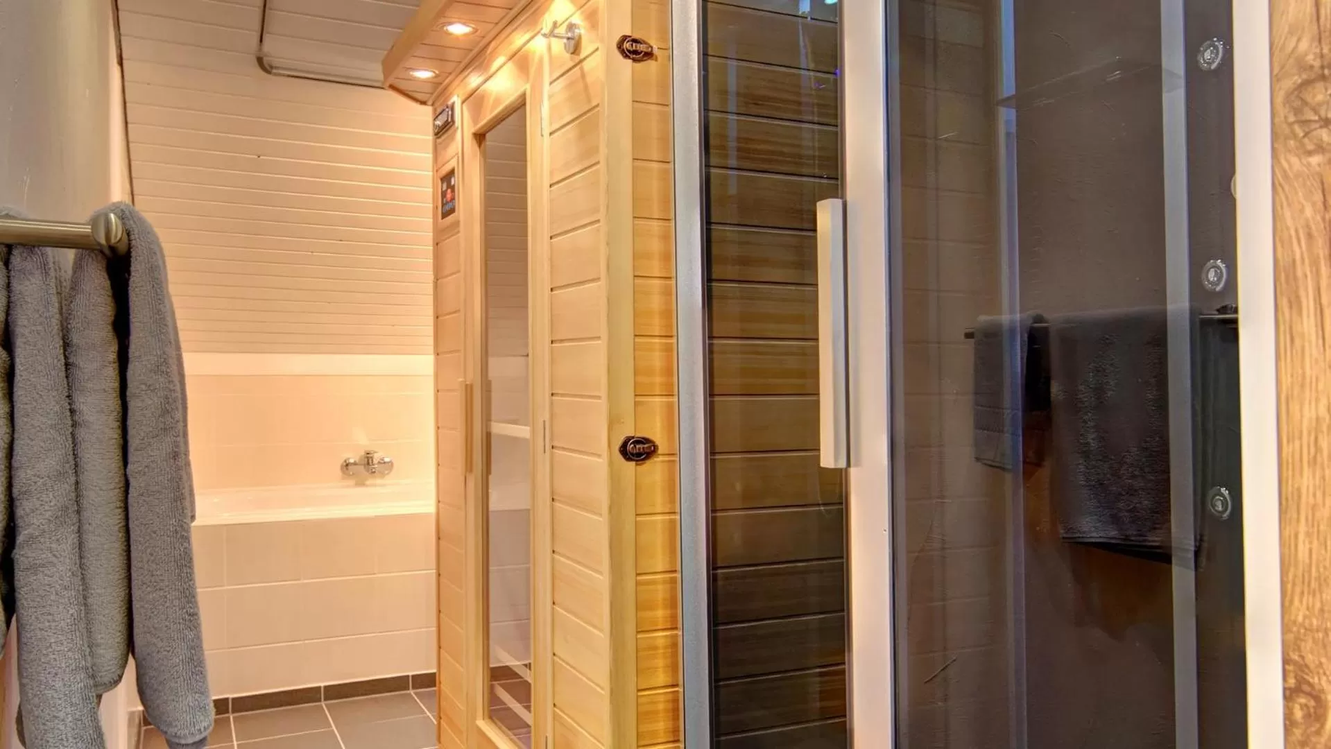 Sauna, Bathroom in Suit' & Frühstück Zum Latschen - Adults Only