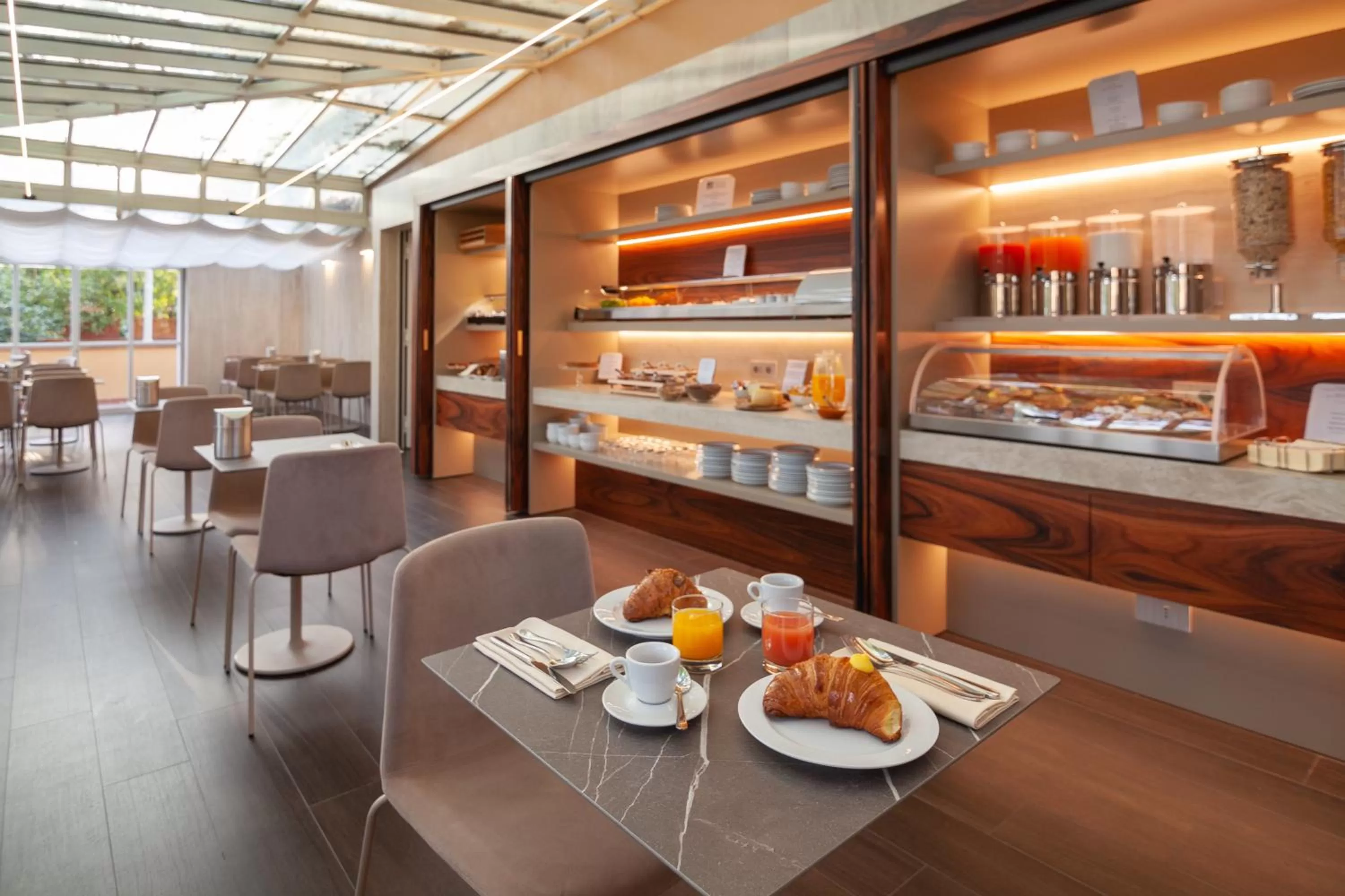 Breakfast in Hotel Ilaria