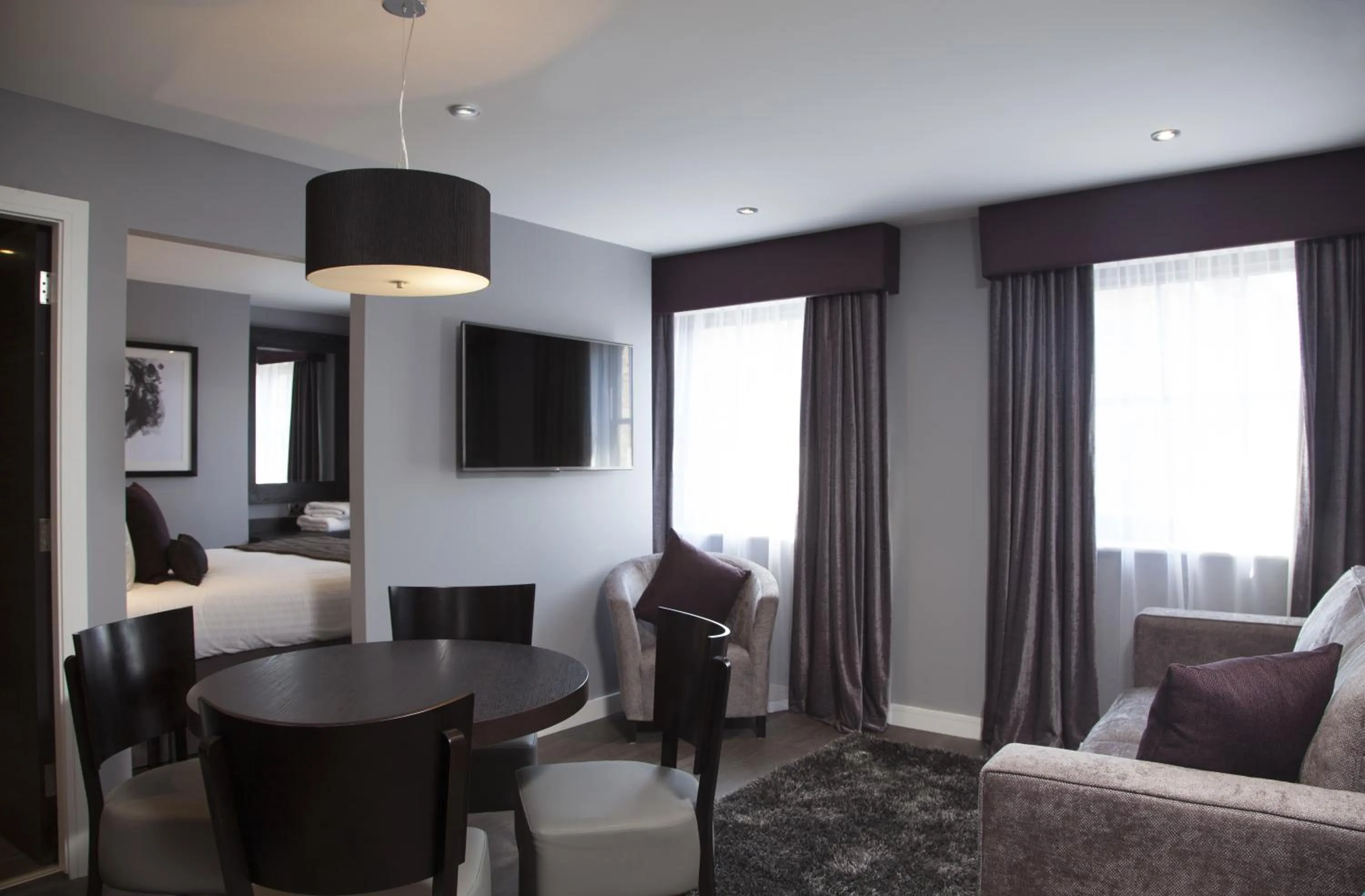 TV and multimedia in EPIC Apart Hotel - Duke Street