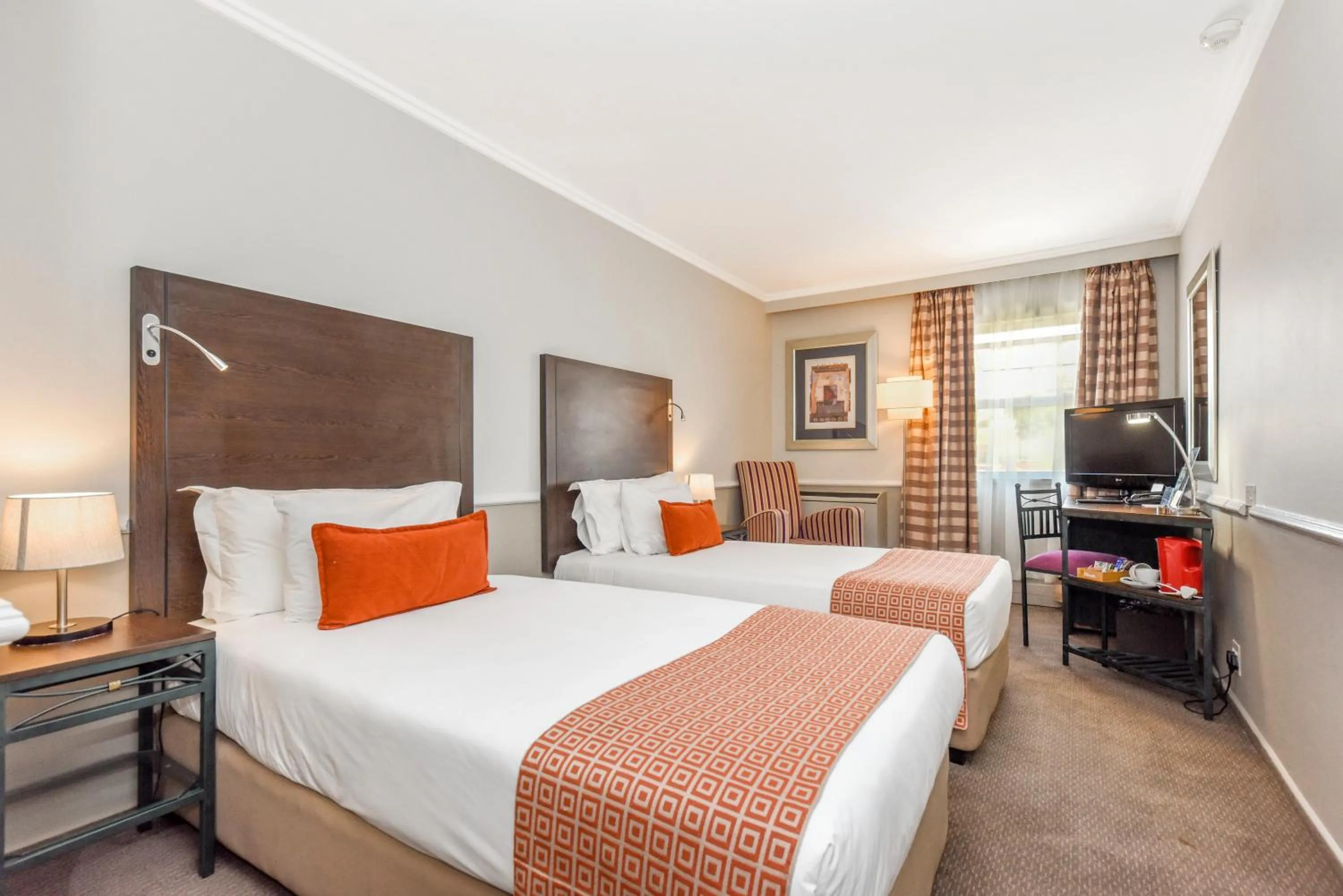 Bed in Mercure Johannesburg Randburg