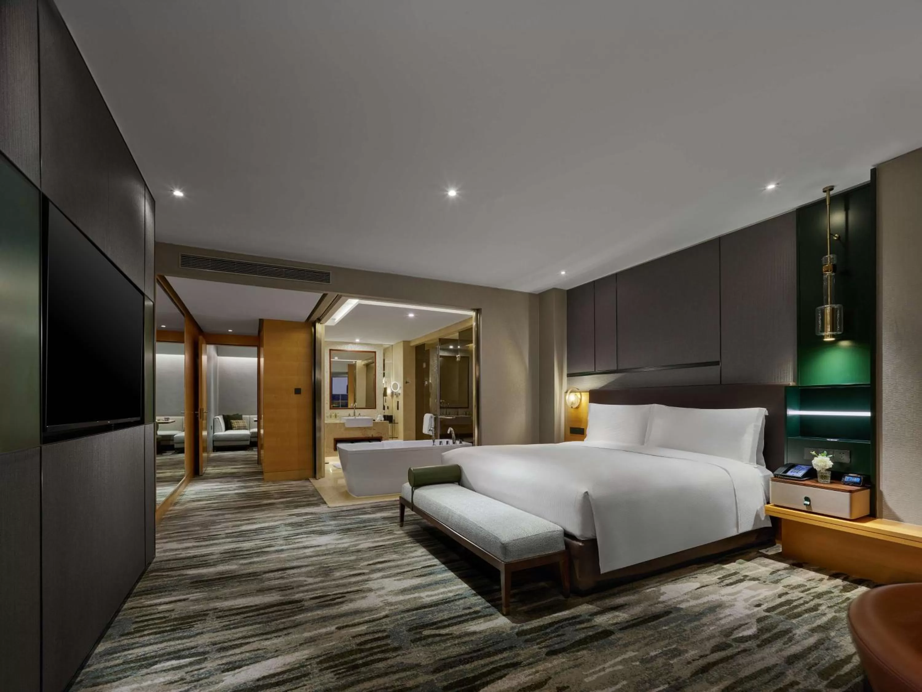 Bathroom, Bed in Hilton Shanghai Hongqiao