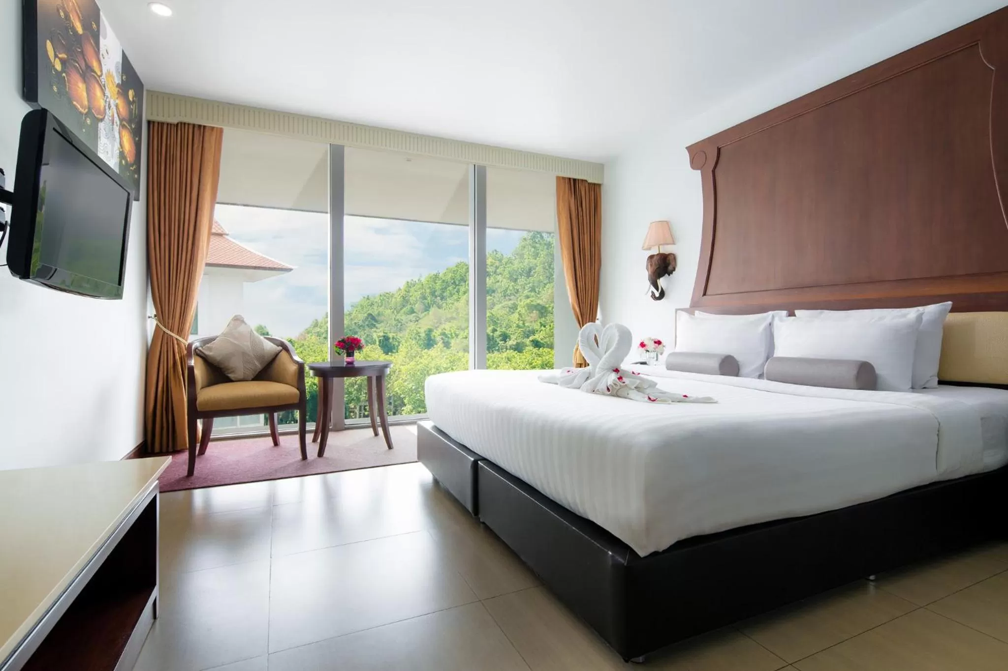 Bedroom, Bed in Aiyara Grand Hotel