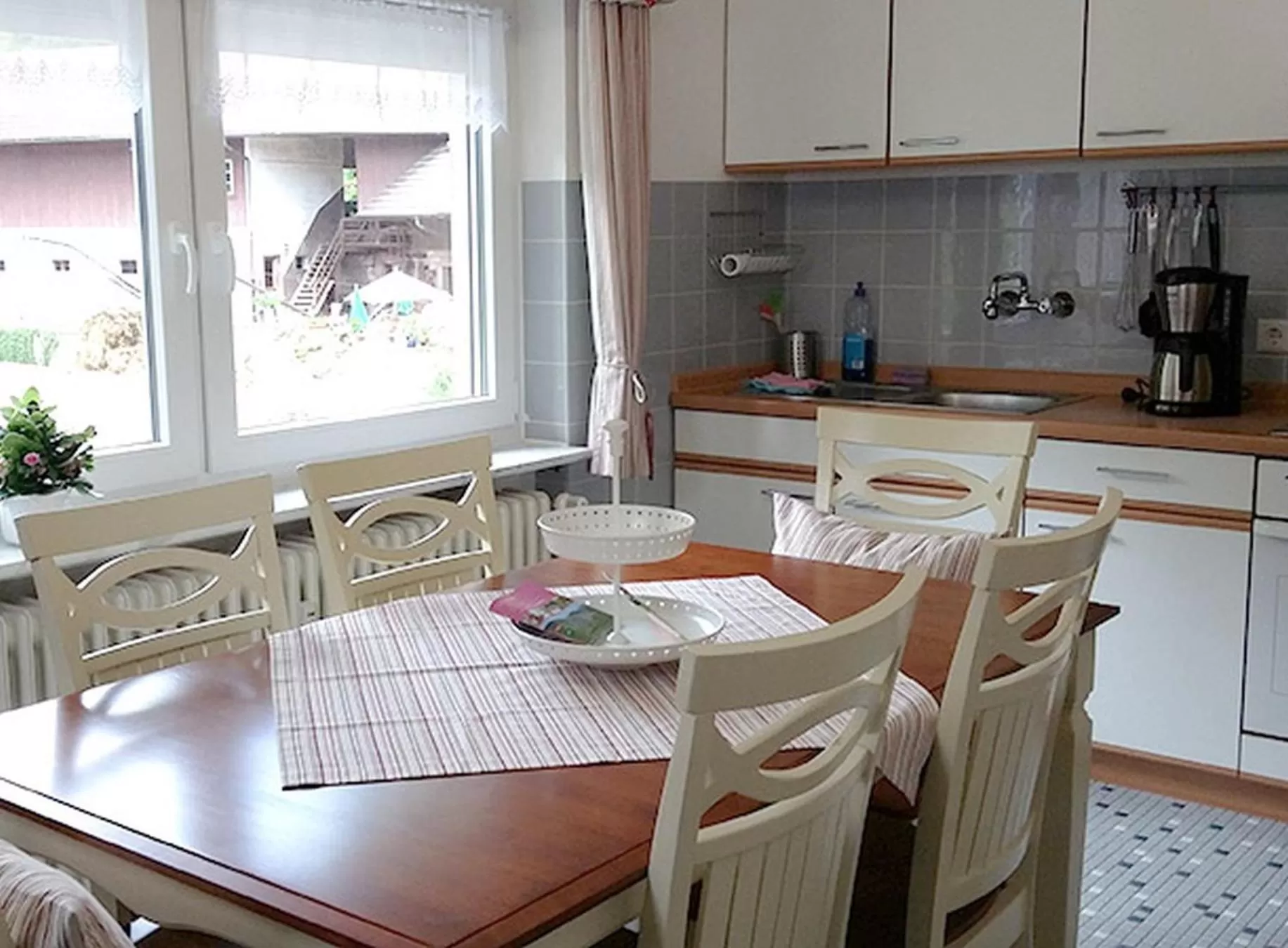 Kitchen or kitchenette, Dining Area in Gasthaus Zur Linde