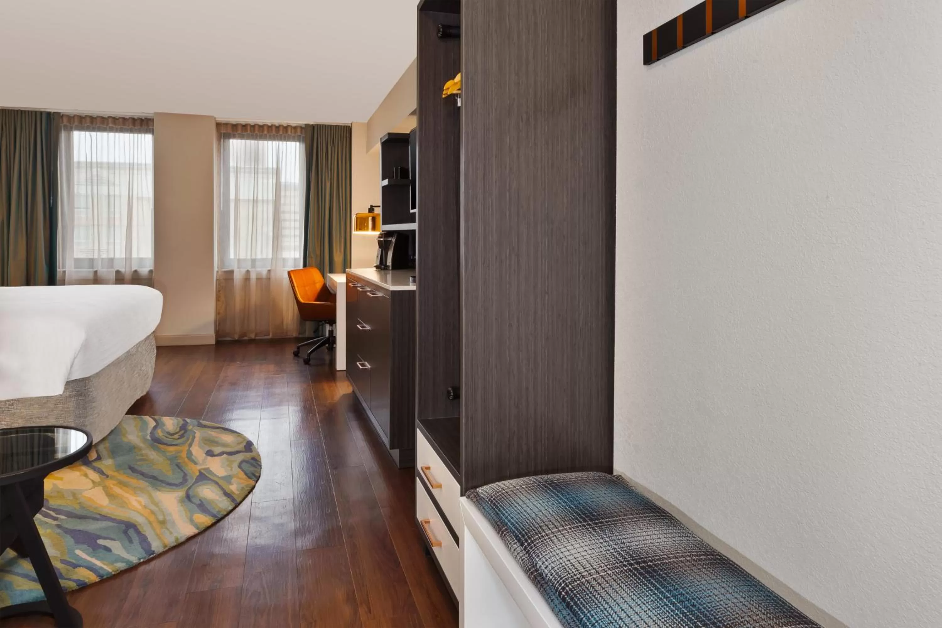 Photo of the whole room, Bed in Hotel Indigo Rochester - Mayo Clinic Area by IHG