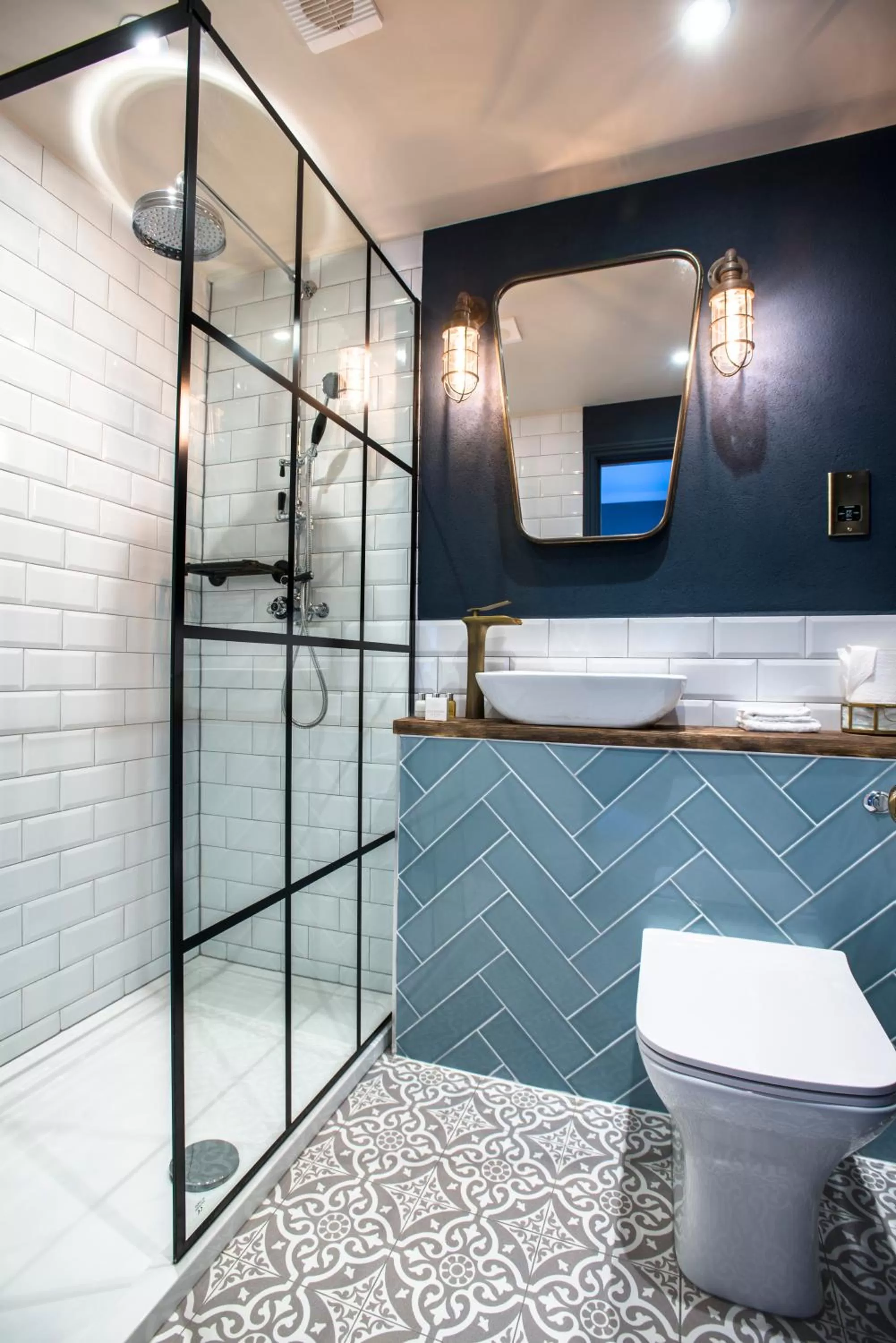 Shower in The Lodge Duxford