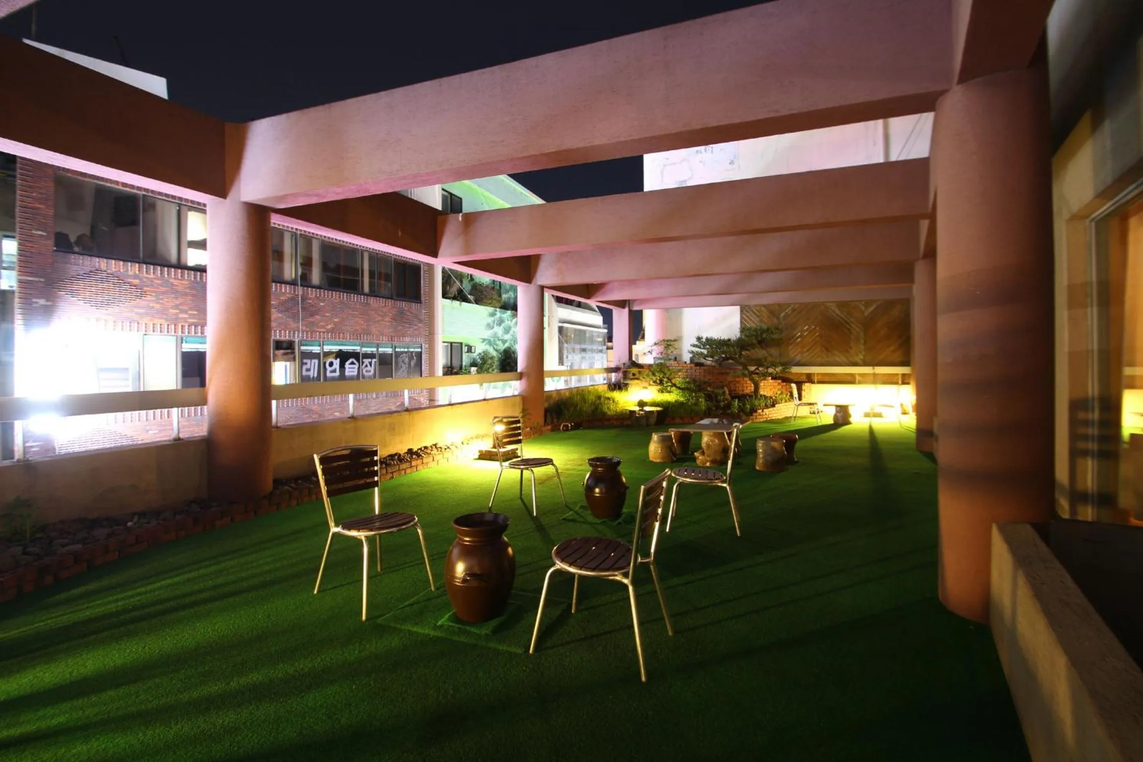 Balcony/Terrace in Daedong Hotel