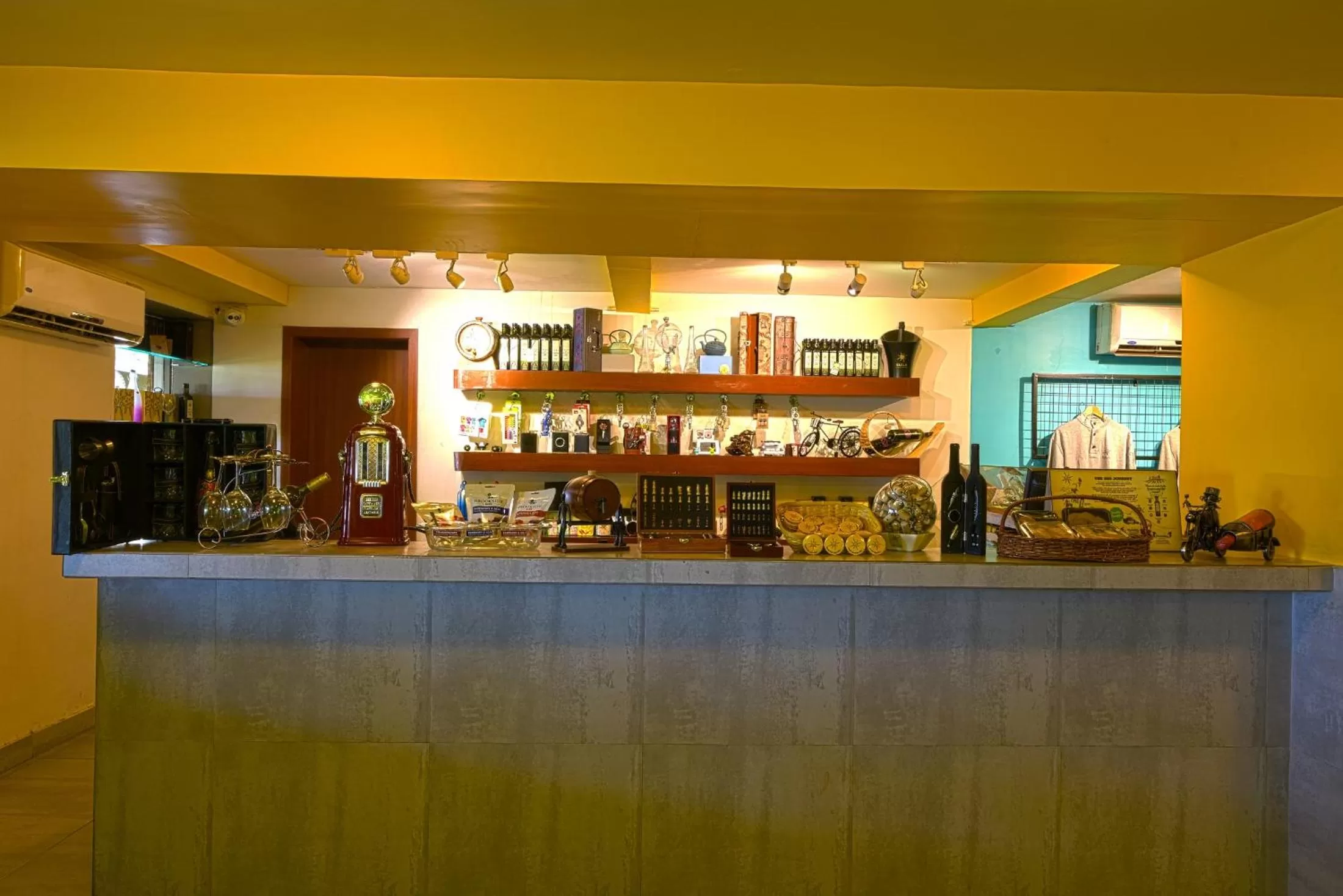 Lounge or bar, Lounge/Bar in The Source At Sula