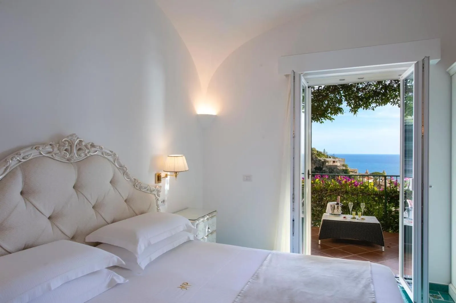 View (from property/room), Bed in Hotel Pellegrino