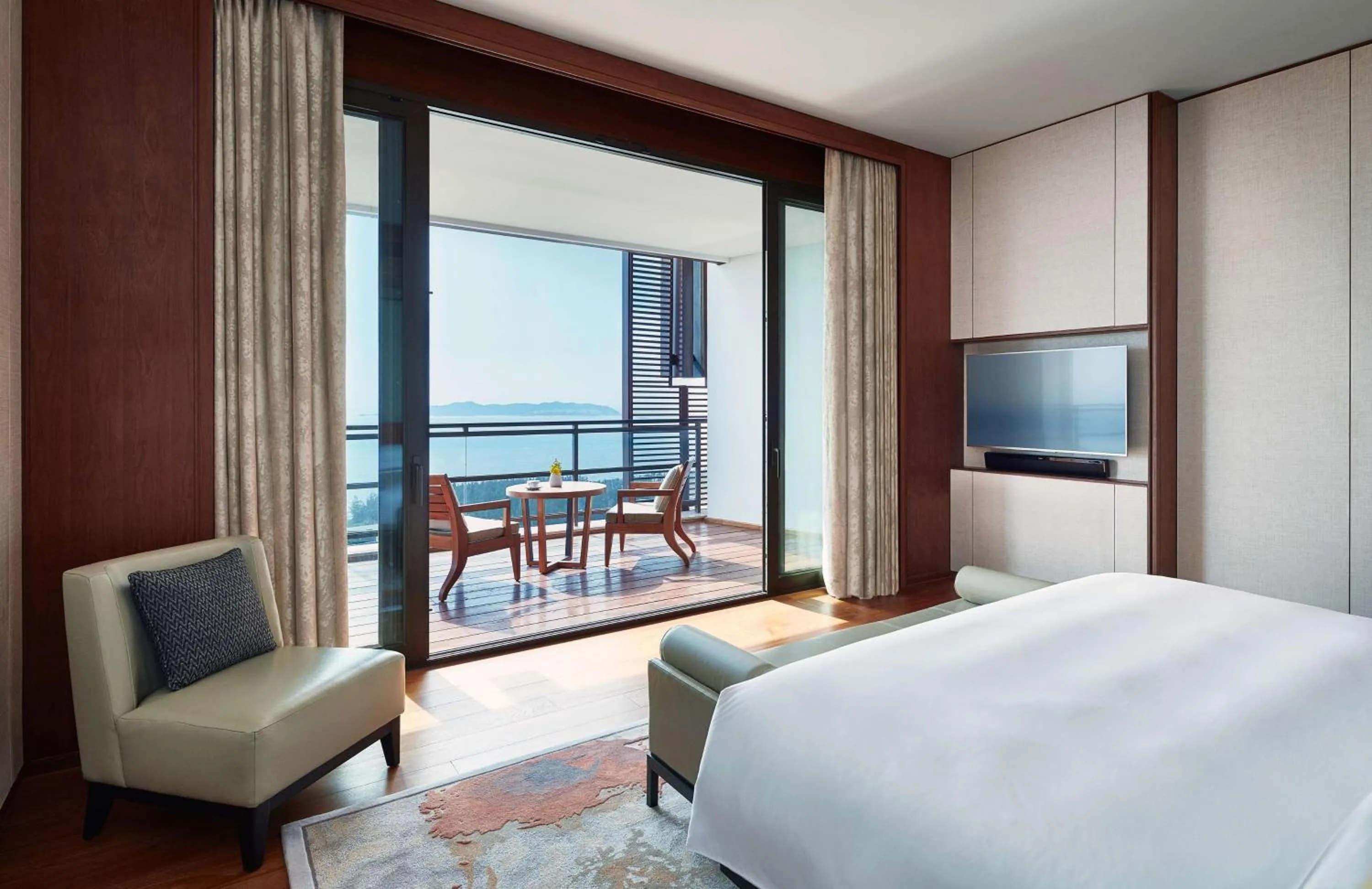 Photo of the whole room, Bed in Grand Hyatt Sanya Haitang Bay Resort and Spa