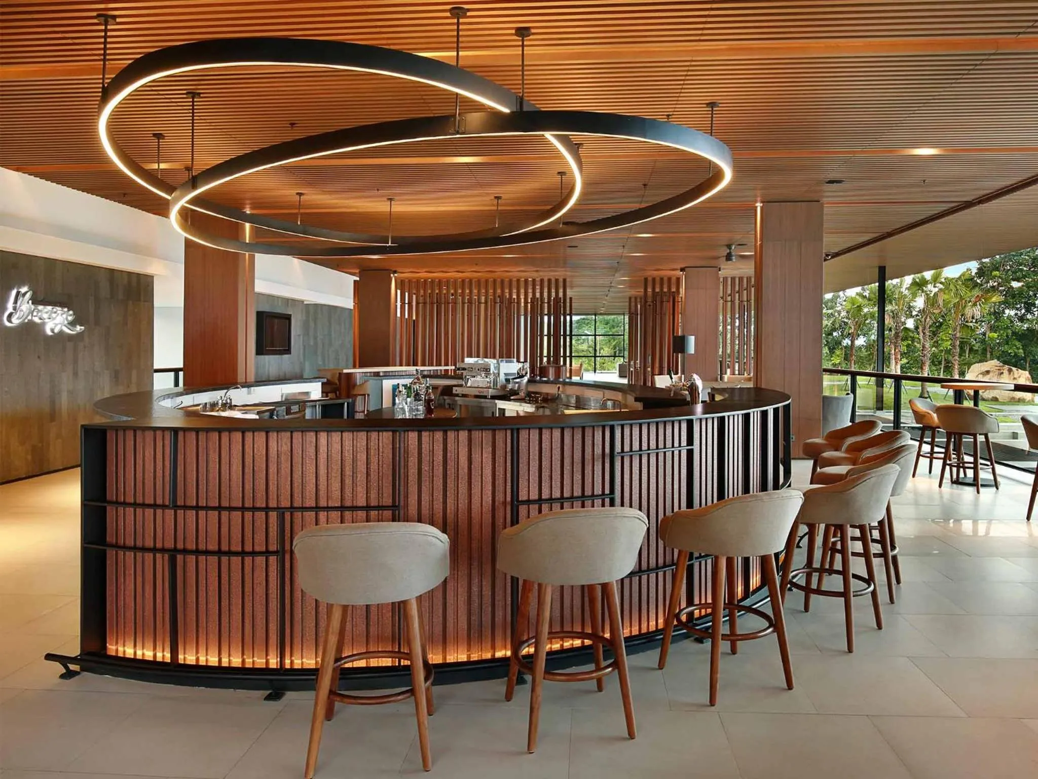 Lounge or bar in Royal Tulip Gunung Geulis Resort and Golf