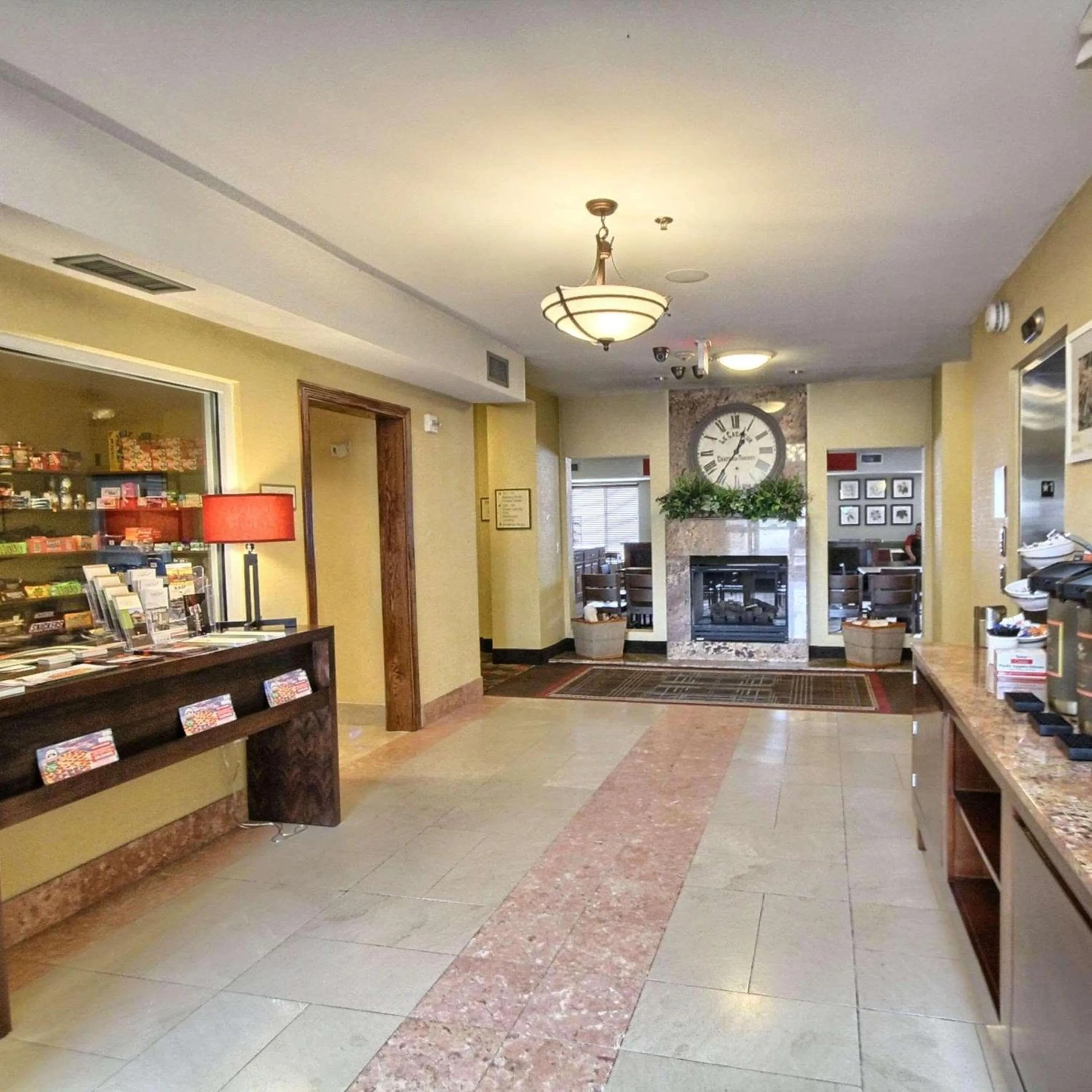 Lobby or reception in Country Inn & Suites by Radisson, Dearborn, MI