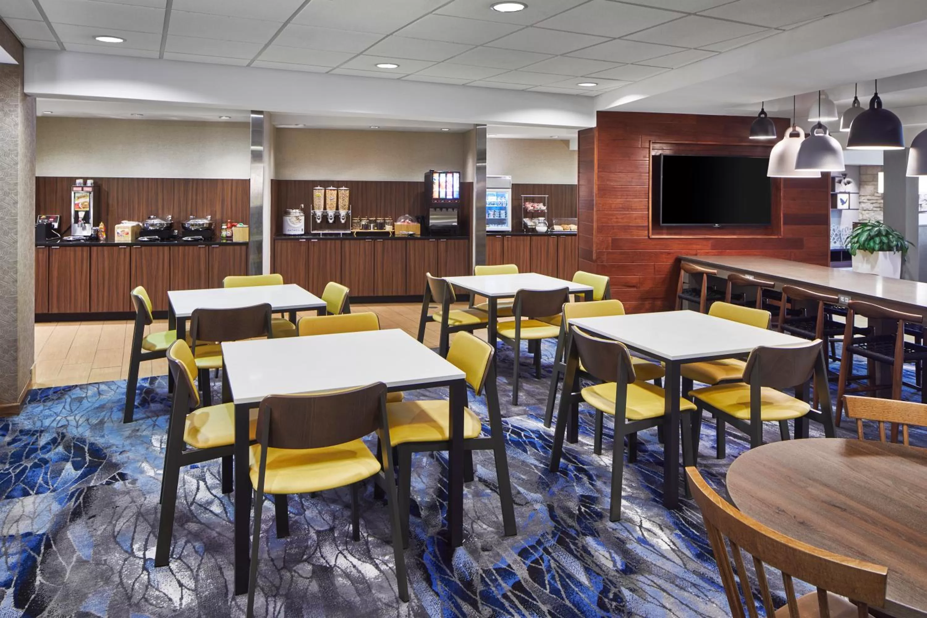 Dining area in Fairfield Inn & Suites by Marriott Gainesville