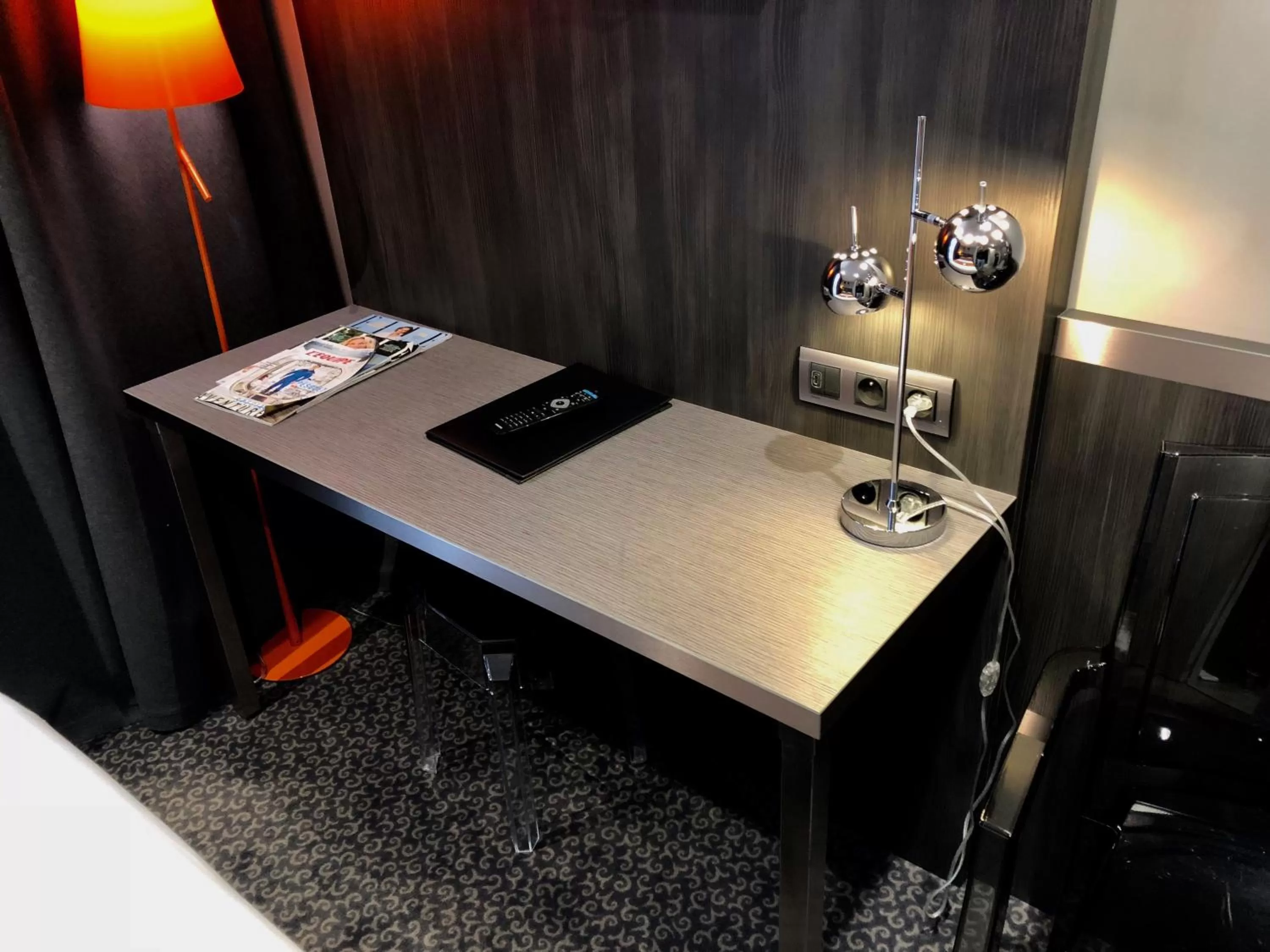 TV and multimedia in Best Western Empire Elysees