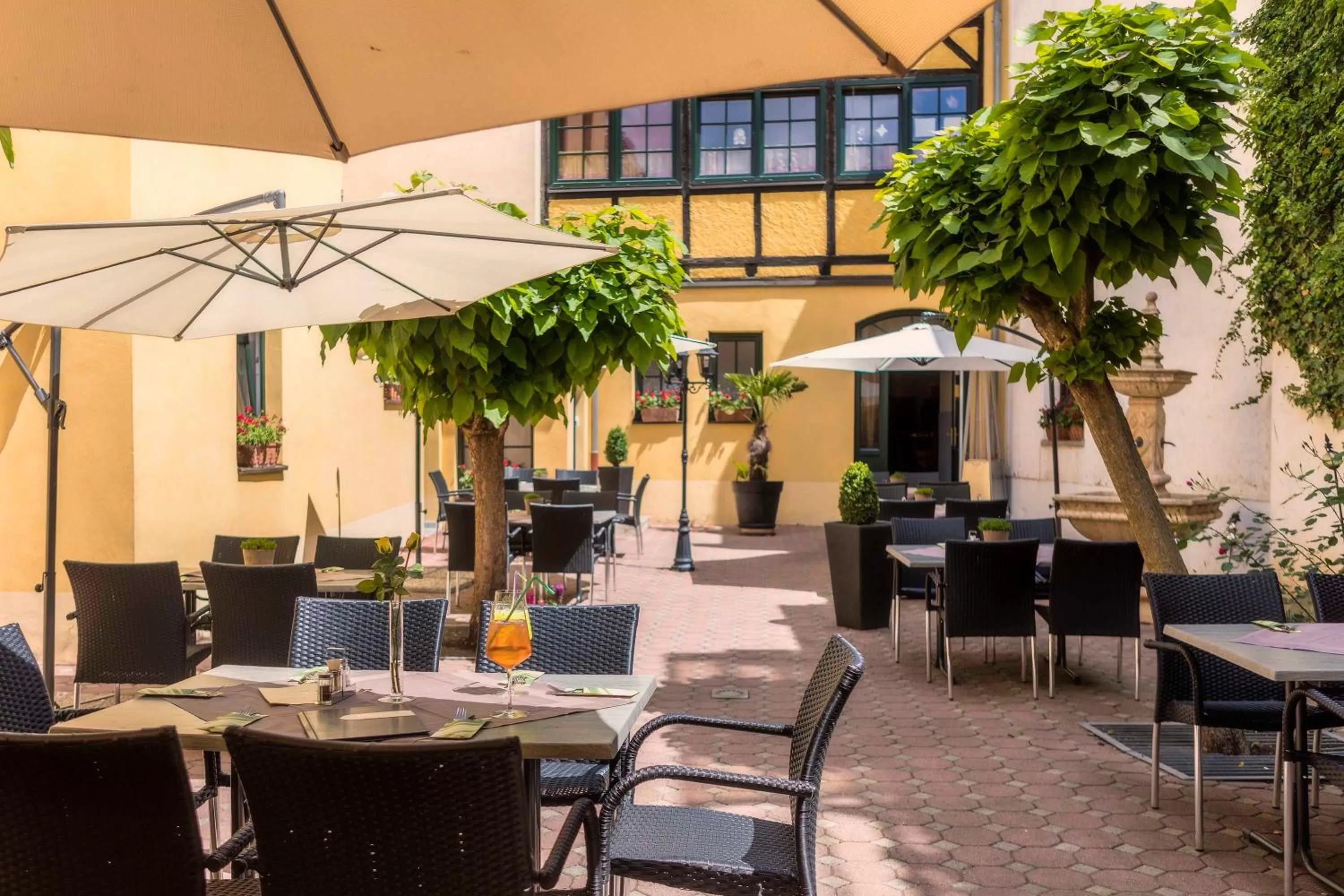 Restaurant/places to eat in "Zur Altstadt - Am Fuße der Osterburg" Gaststätte, Pension, FEWO