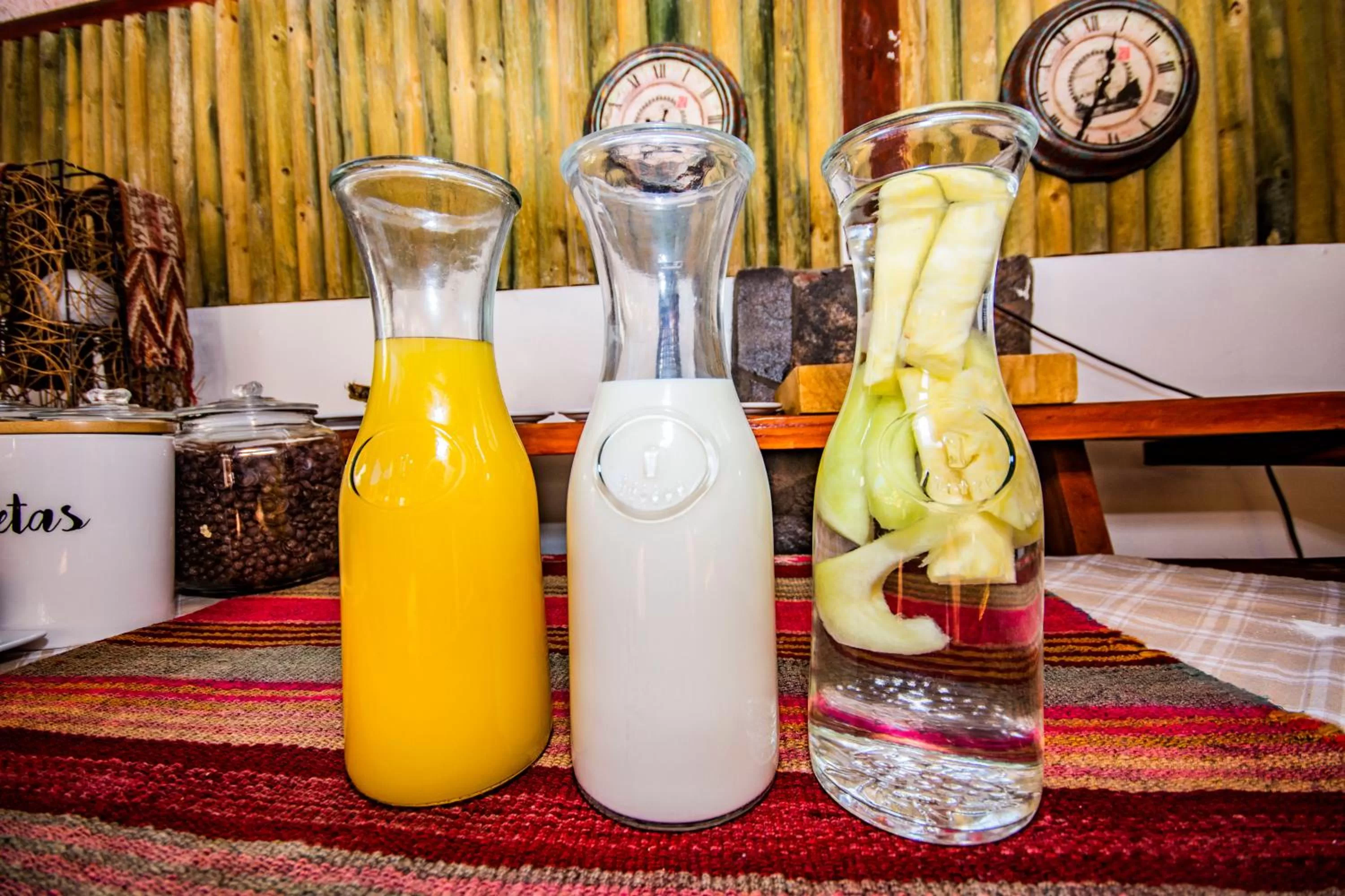 Drinks in Hotel Casa Algarrobo