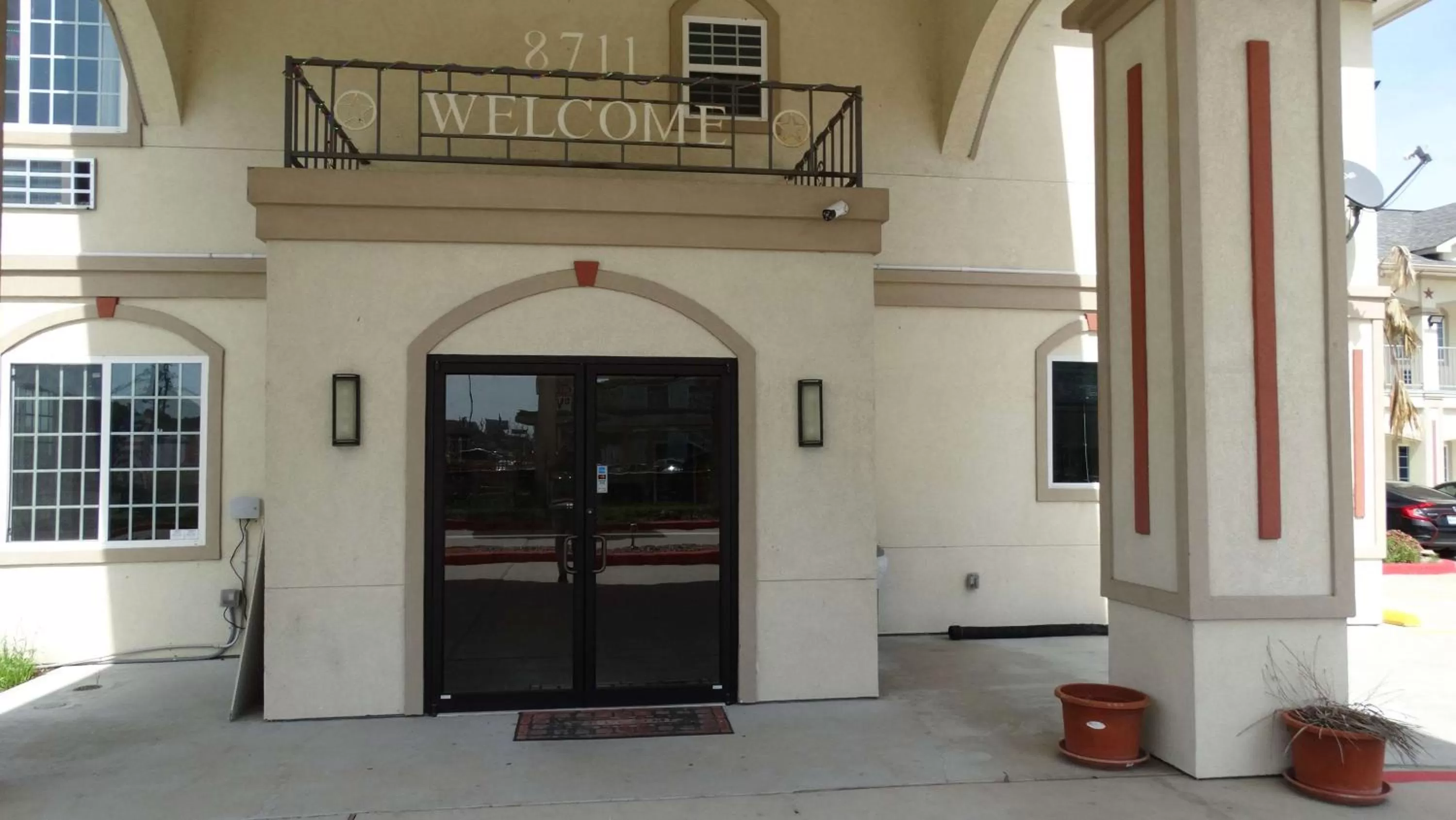 Facade/entrance in Motel 6 Houston, TX – Willowbrook Mall