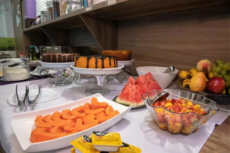 Breakfast, Food in Aeroporto Plaza Hotel