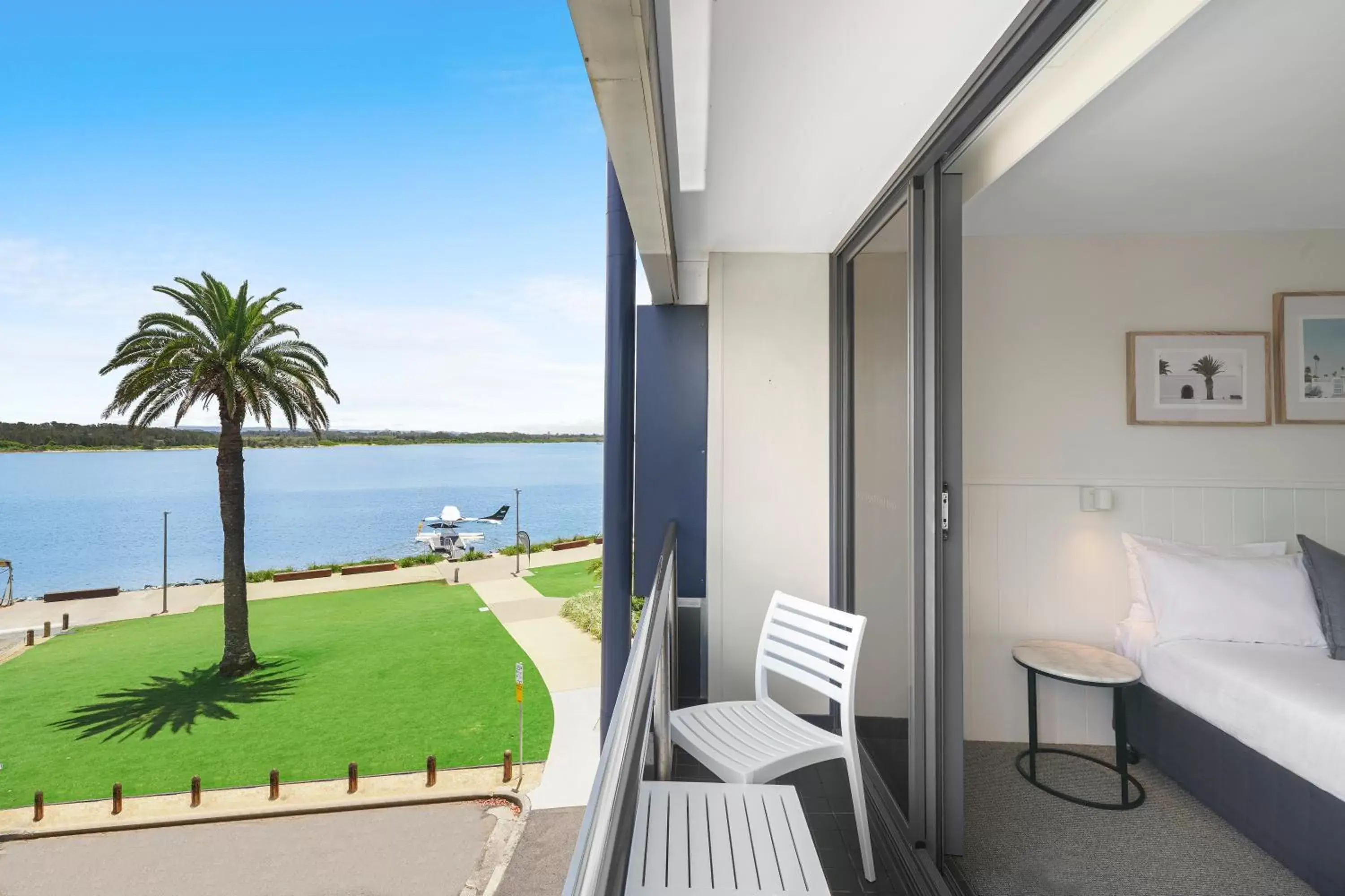 Deluxe Queen Room - Sweet Sleeper New Me in The Mid Pacific Deluxe Queen Room - Sweet Sleeper New Me in The Mid Pacific