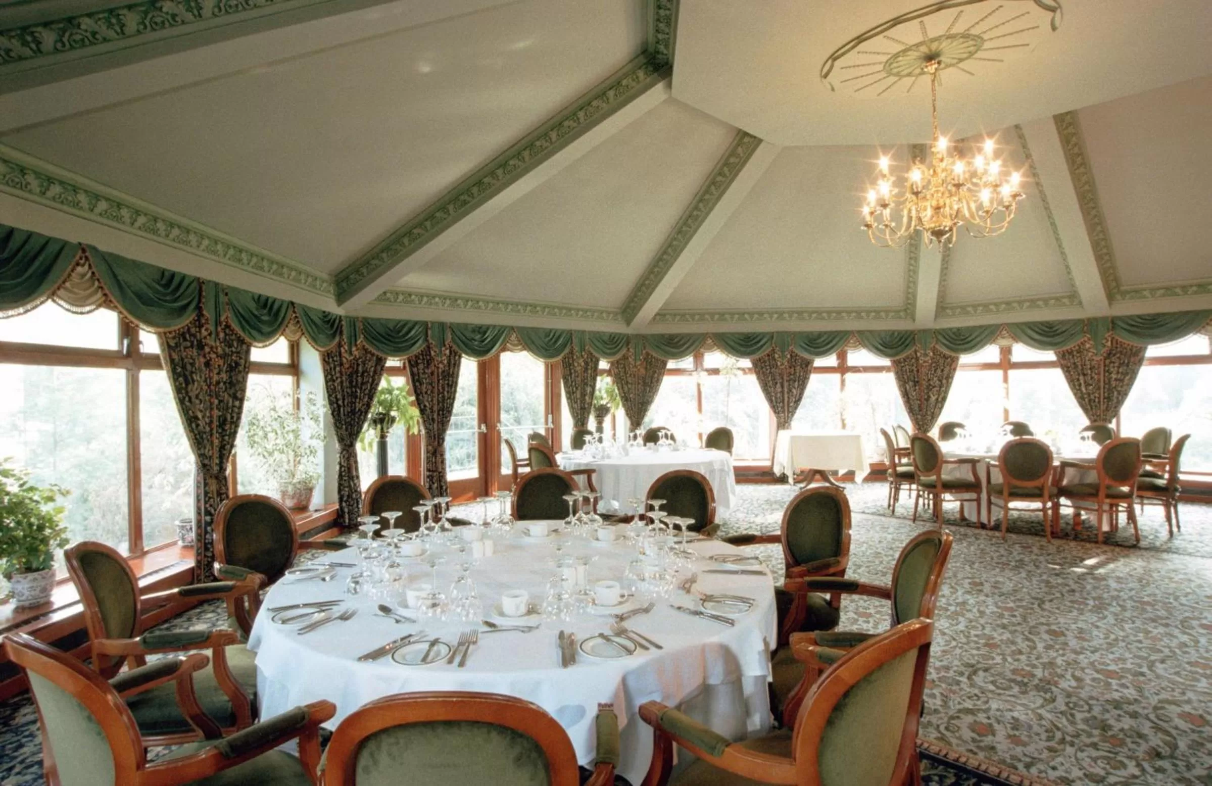 Restaurant/places to eat in Tre-Ysgawen Hall & Spa