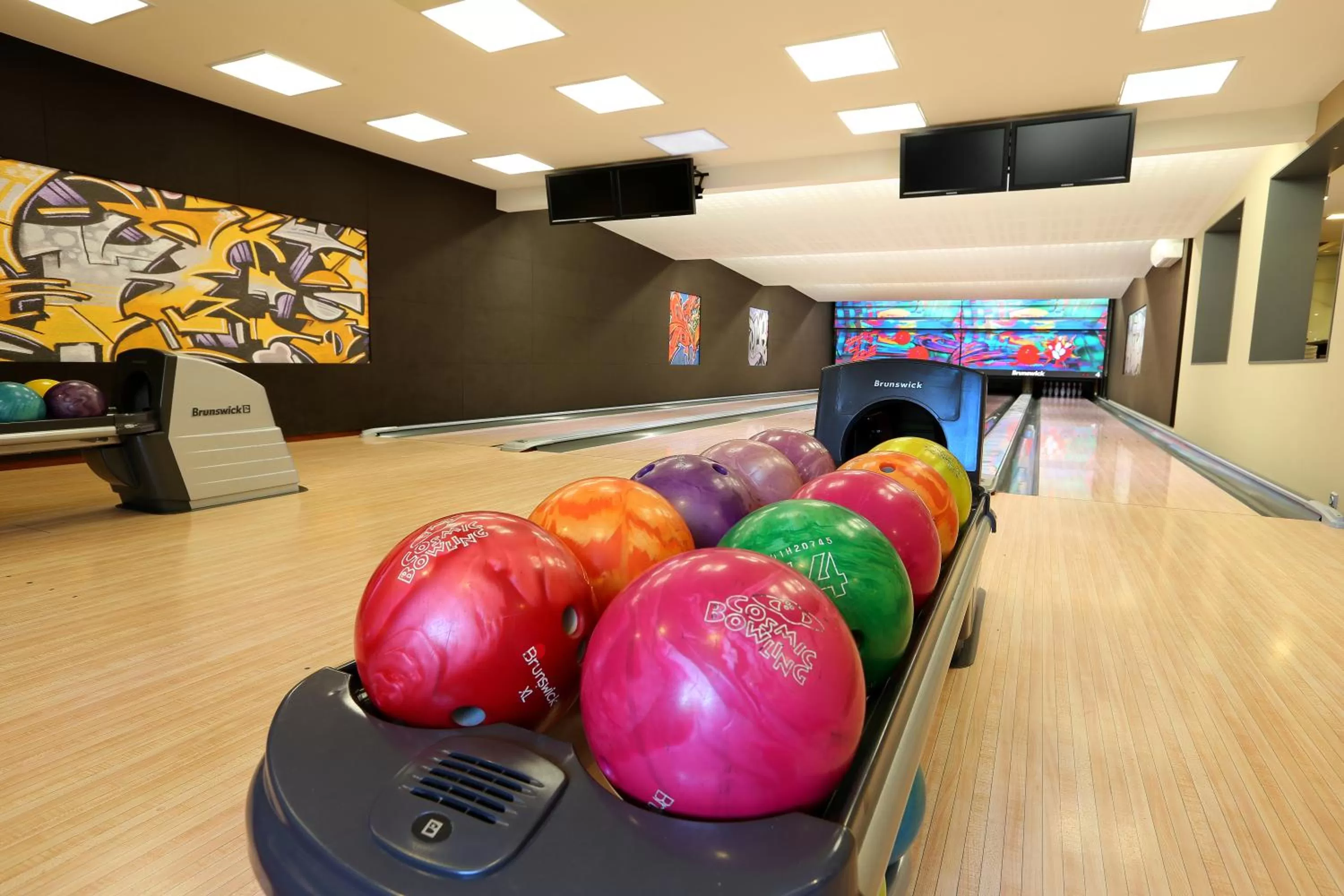 Bowling in Maximus Resort