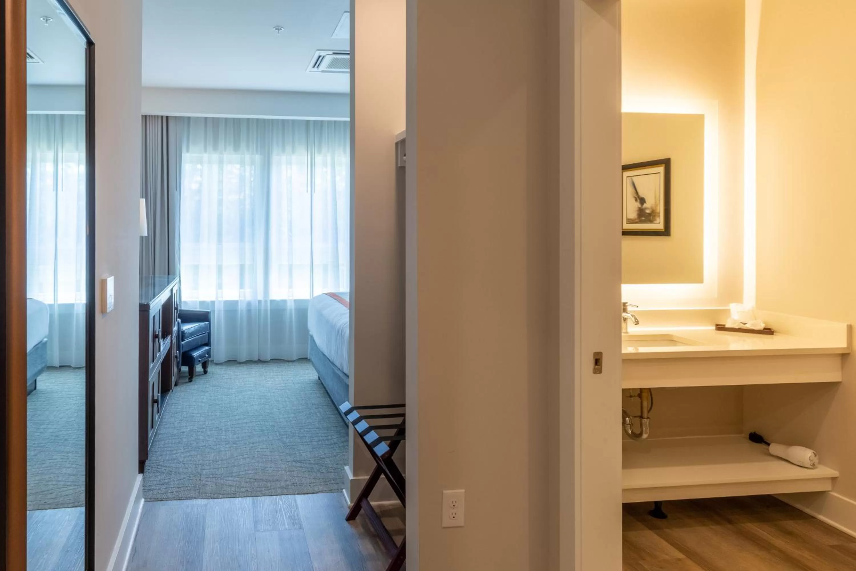 Other, Bed in Lakeside Lodge Clemson